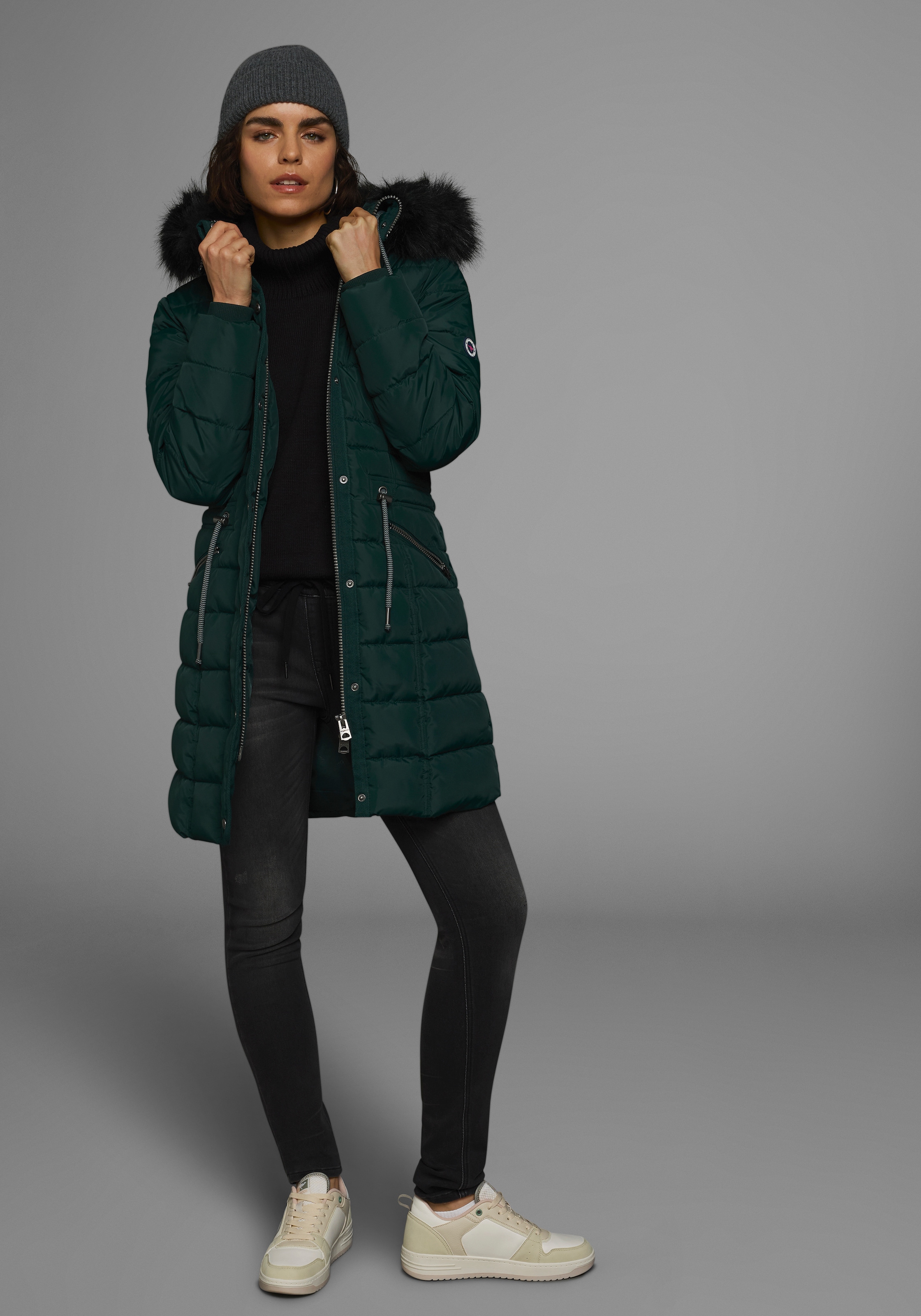 KangaROOS Steppjacke, mit Kapuze, figurbetonter Schnitt, mit Reissverschlusstaschen