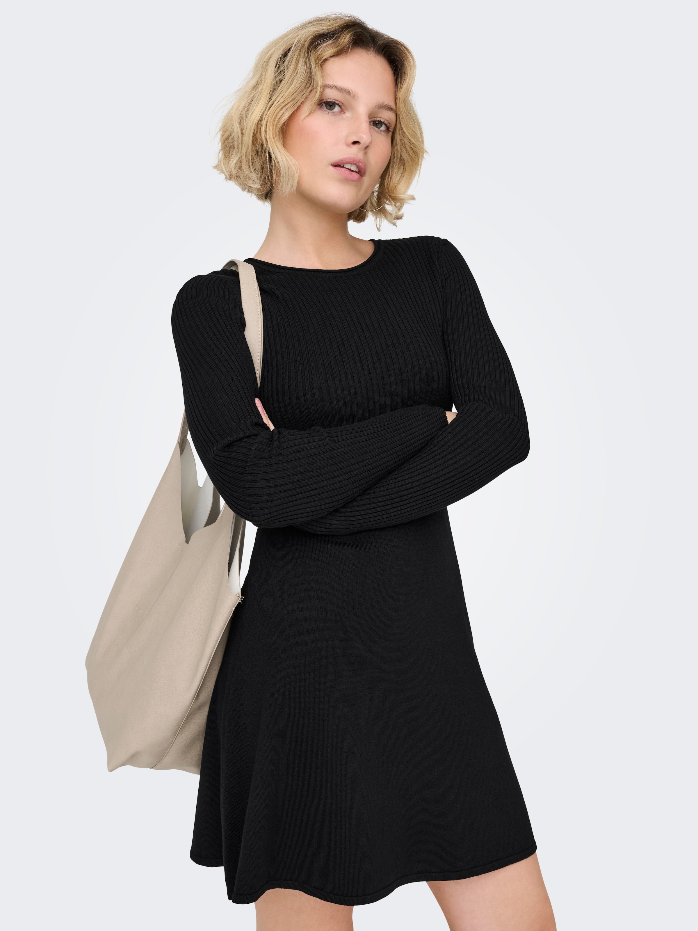 ONLY Mini-robe »ONLMISTY LIFE  LS O-NECK RIB DRES EX KNT« mélange viscose, coupe régulière, col rond