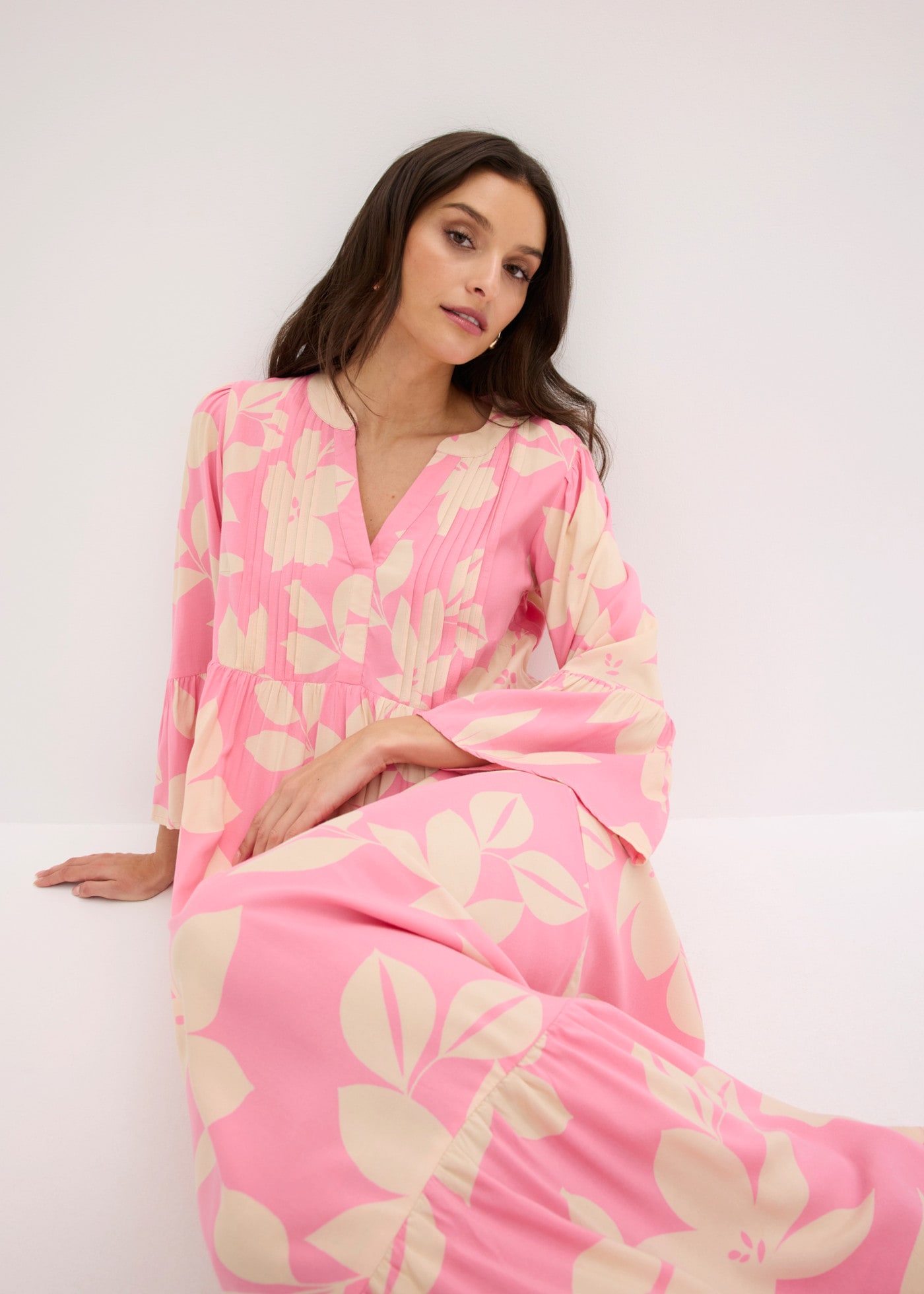 bonprix Maxikleid »Maxikleid aus fliessender Viskose« für modischen Auftritt, aus Viskose, A-Linie, 3/4-Ärmel