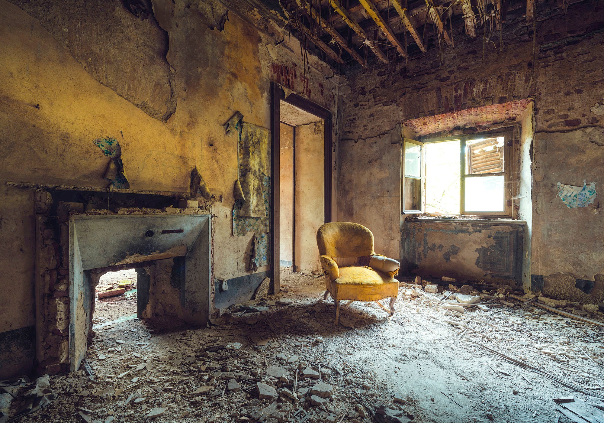 Image of Komar Vliestapete »Yellow«, bedruckt-Barock-Destroyed-Effekte, lichtbeständig und wasserfest bei Ackermann Versand Schweiz