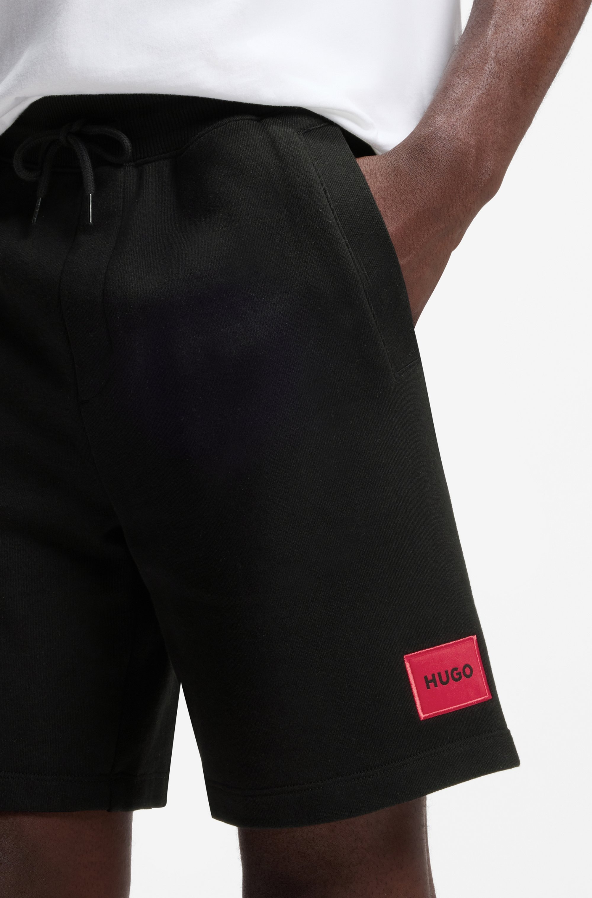 HUGO Sweatshorts »Diz«  Regular Fit, elastischer Bund mit Kordel, HUGO Red Weblabel