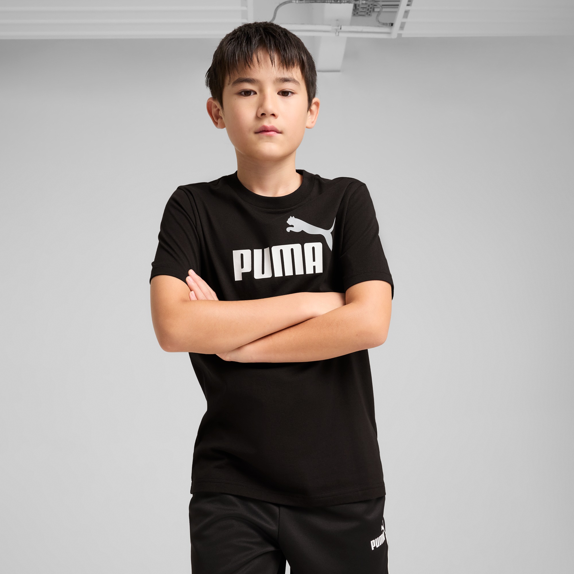 Image of PUMA T-Shirt "ESS 2 COLOR NO1 LOGO TEE B" mit Rundhalsausschnitt, Kurzarm, ohne Kapuze