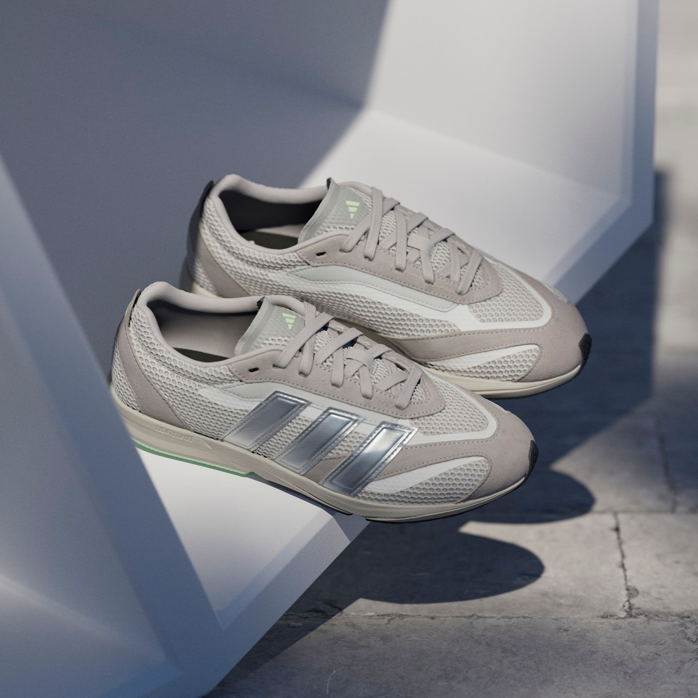 adidas Sportswear Sneaker »LIGHTBLAZE LP E«