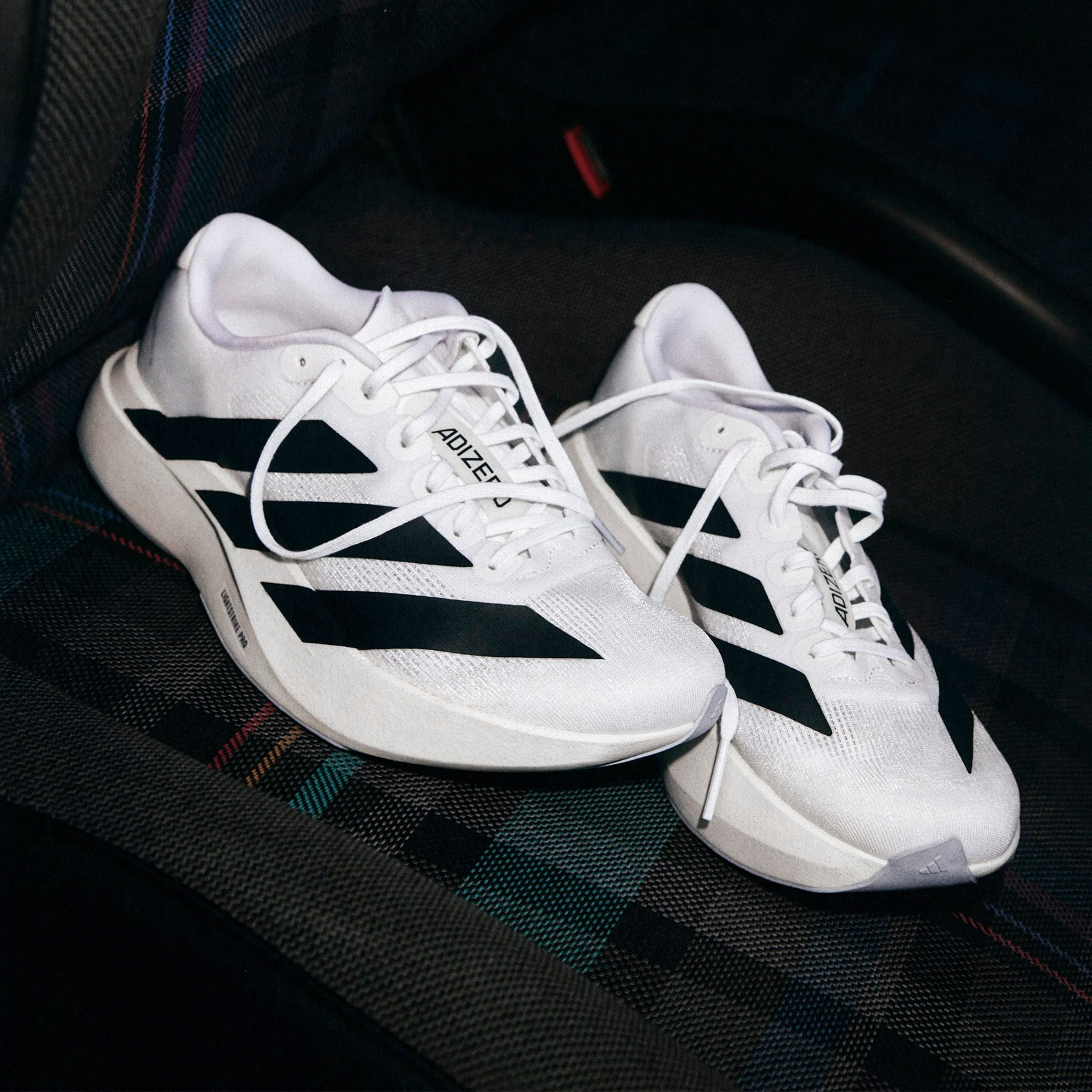 adidas Performance Chaussure de course »ADIZERO EVO SL«  inspiré du design de l'Adios Pro Evo