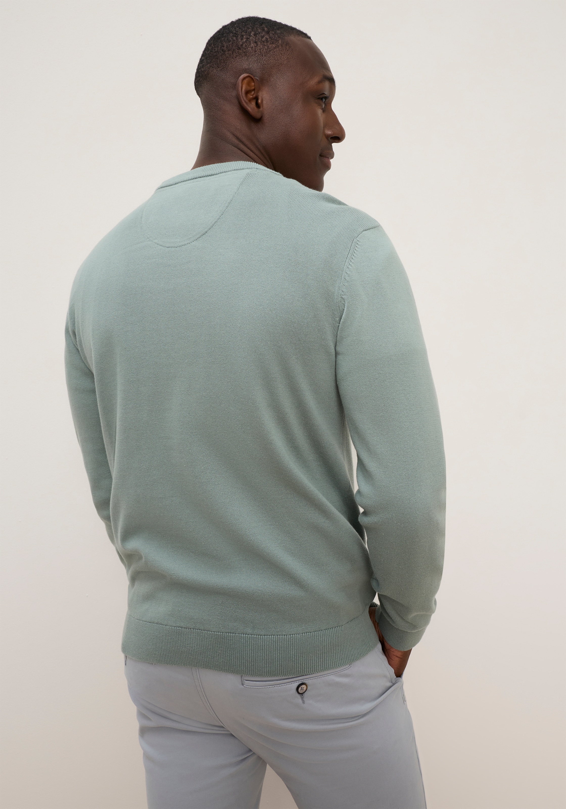 DELMAO Pull à col rond »Neue Kollektion! Feinstrick« en maille fine, idéal pour la mi-saison