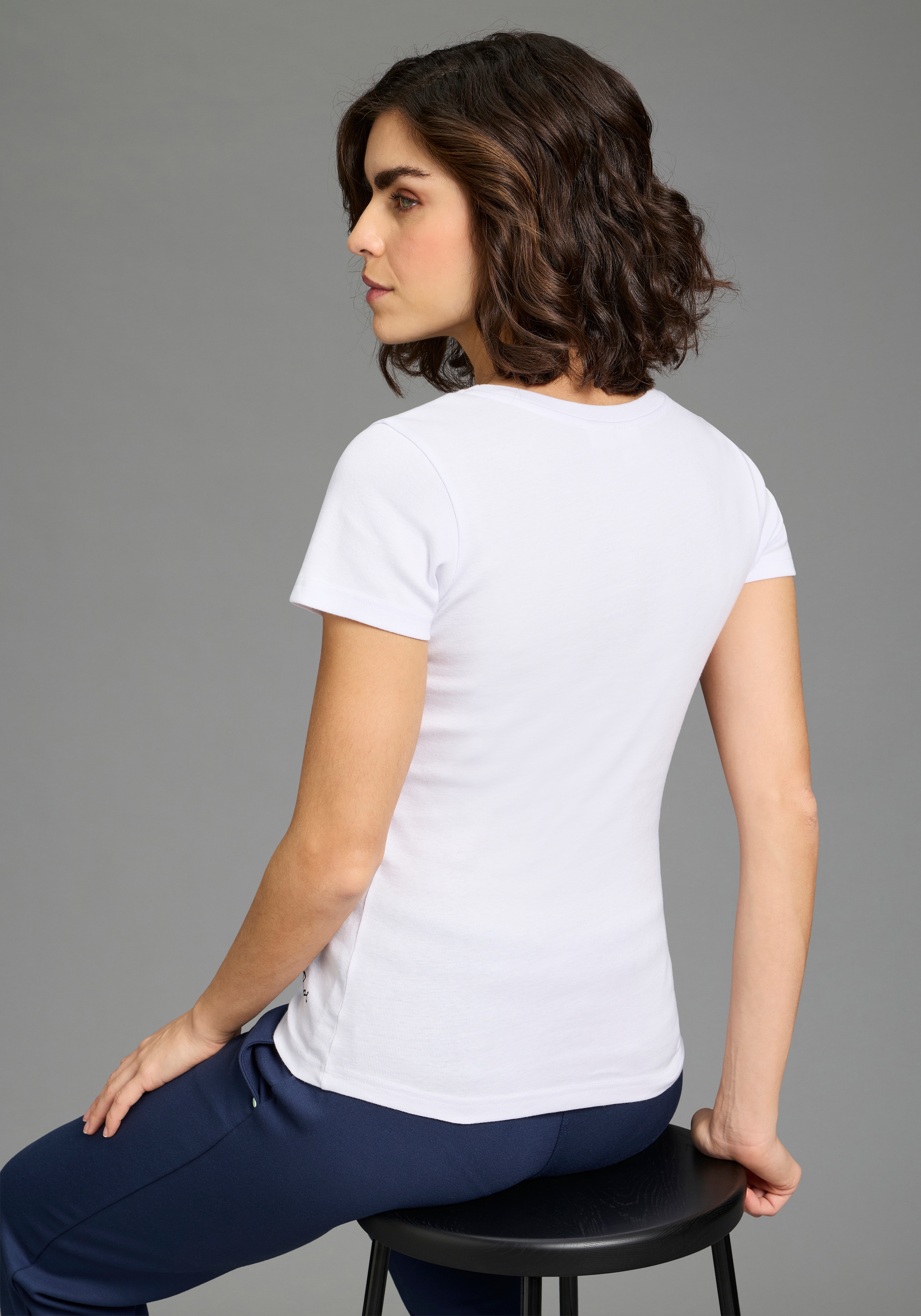 KangaROOS T-shirt figurbetonte Passform, Kurzarm, hüftlanger Schnitt