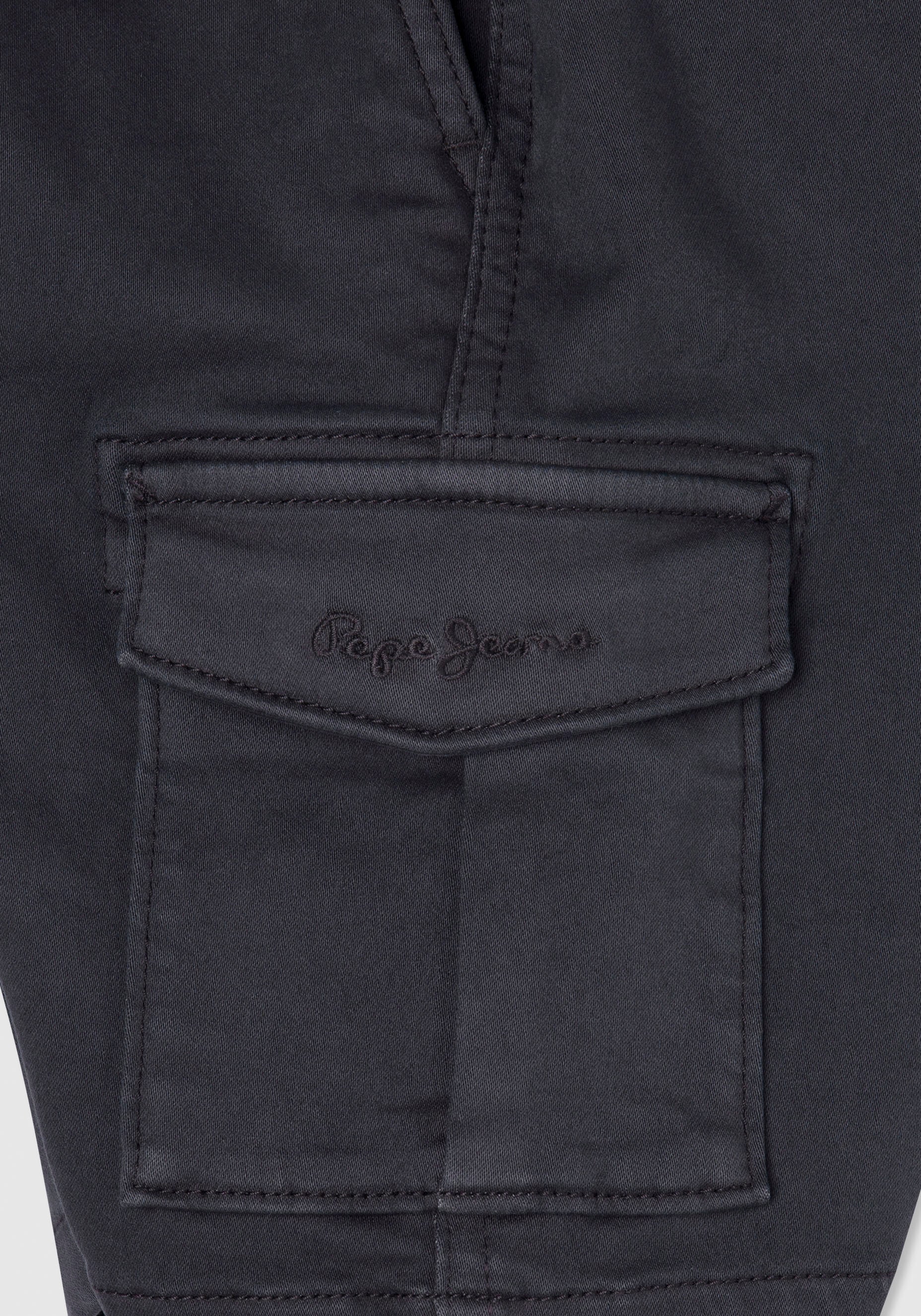 Pepe Jeans Cargoshorts, mit Ton-in-Ton Logoschriftzug