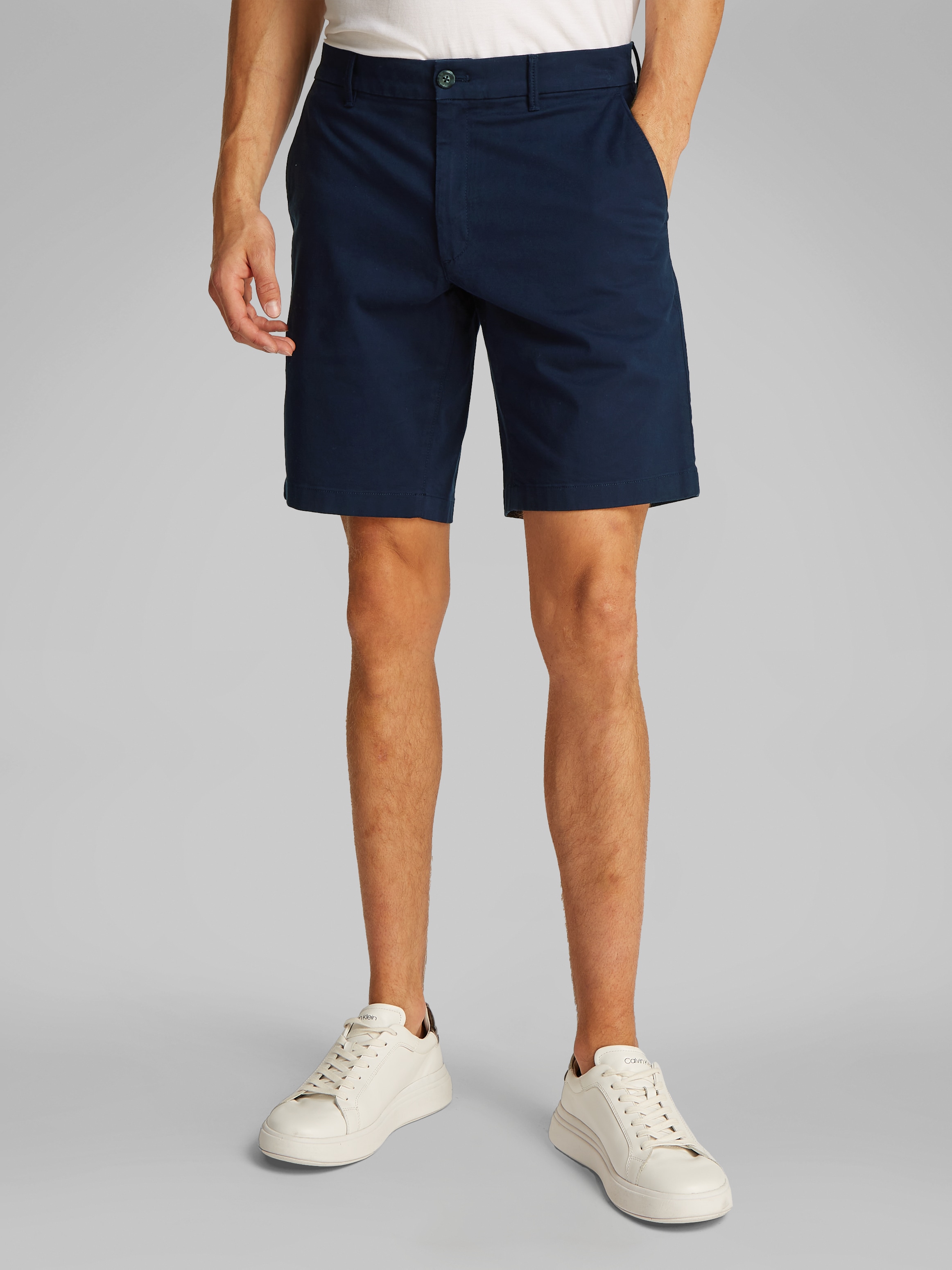 Image of Calvin Klein Chinoshorts "MODERN TWILL SLIM CHINO SHORT" mit Logo-Patch