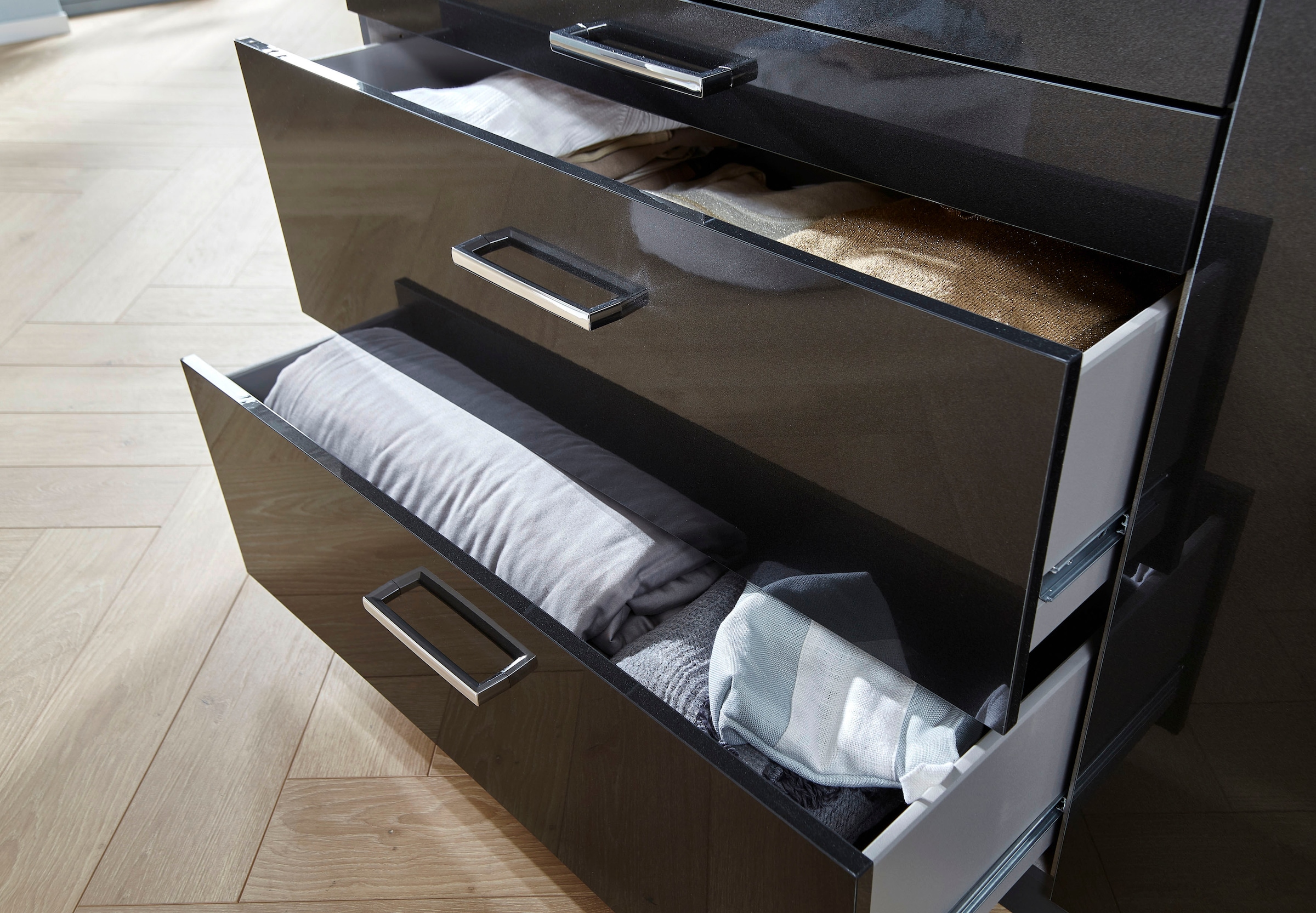 rauch Drehtürenschrank »Kleiderschrank Schrank Garderobe Garderobenschrank  HOMBURG« mit viel Stauraum, oberer Schubkasten mit Einteilung MADE IN GERMANY