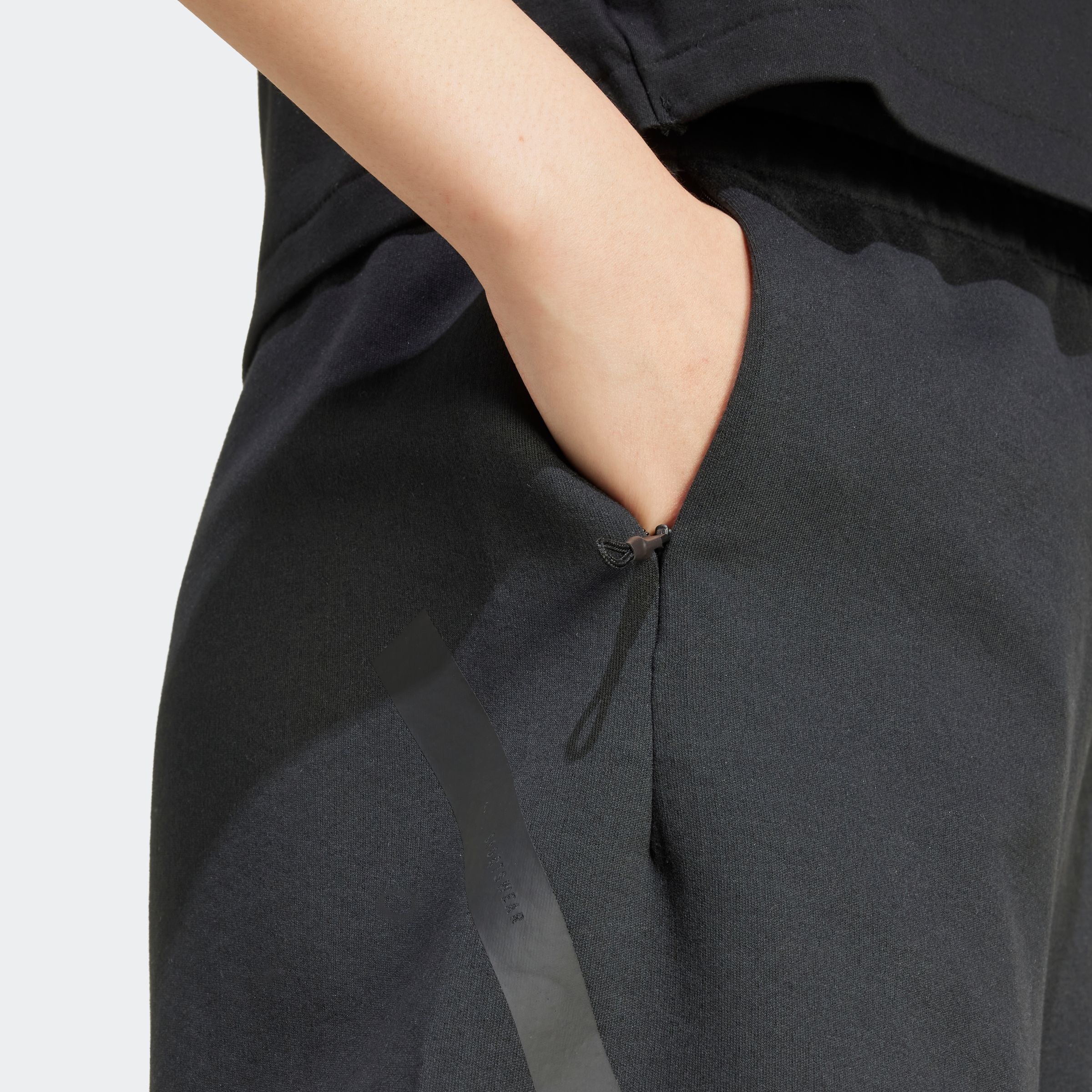 adidas Sportswear Shorts »W Z.N.E. SHORT«, (1 tlg.)