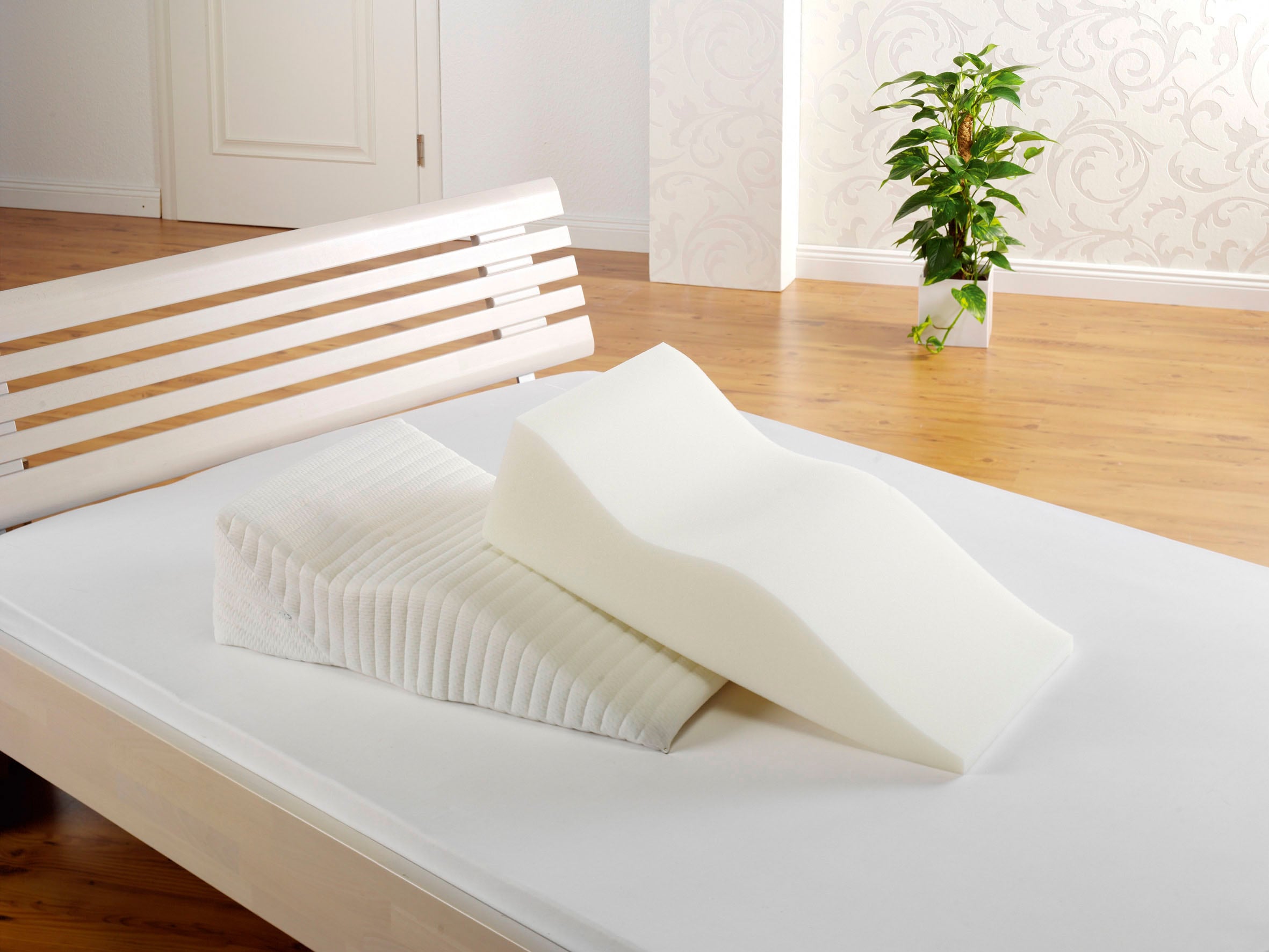 Image of fan Lagerungskissen "Medisan "Sleep & Care" Beinruhekissen"