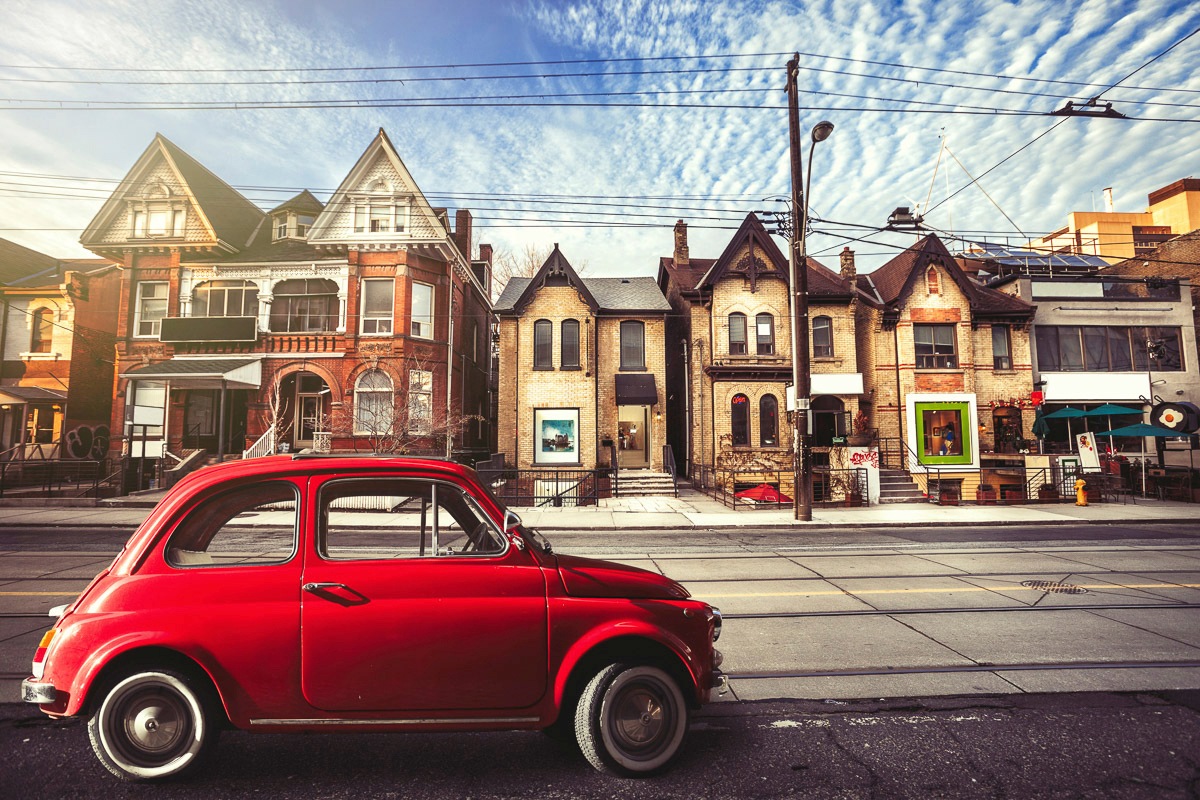 Image of Papermoon Fototapete »AUTO-ALTSTADT Cars«, Vliestapete, hochwertiger Digitaldruck, inklusive Kleister bei Ackermann Versand Schweiz
