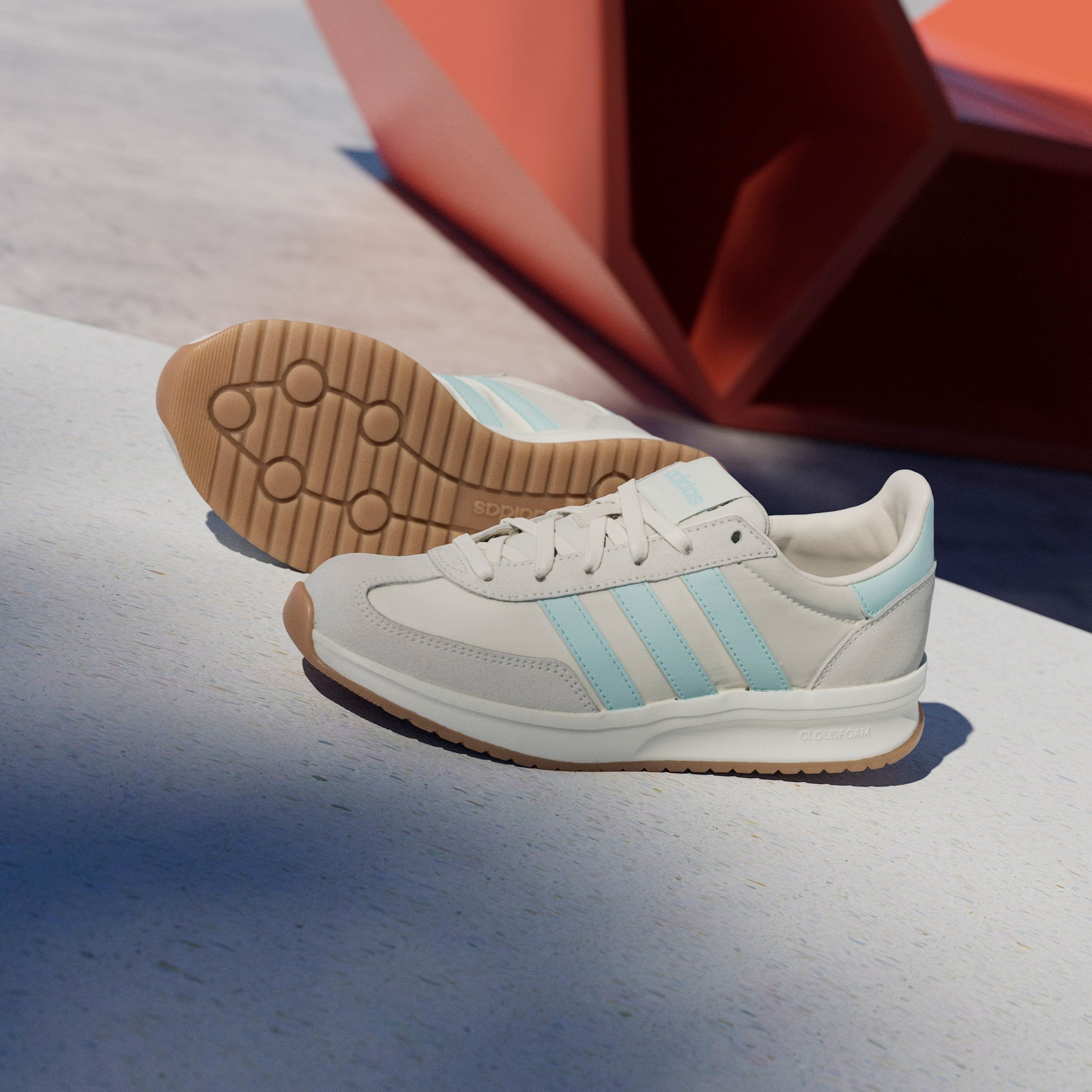 adidas Sportswear Sneaker »RUN 70S 2.0«, inspiriert vom Design des SL72