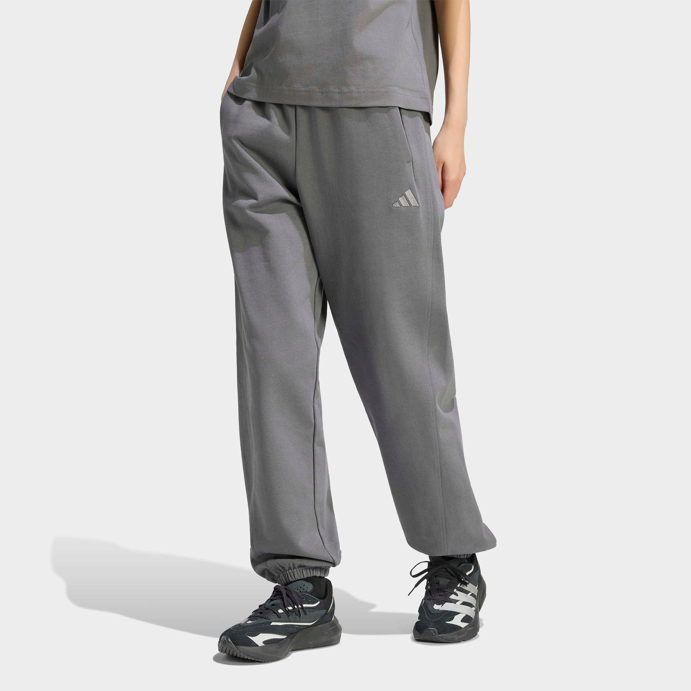 adidas Sportswear Pantalon de sport »ADIDAS KIT, LOCKER GESCHNITTEN, BÜNDCHEN, KLEINES LOGO«  Pantalon de sport KIT, qualité premium lourde, structure de tissu robuste