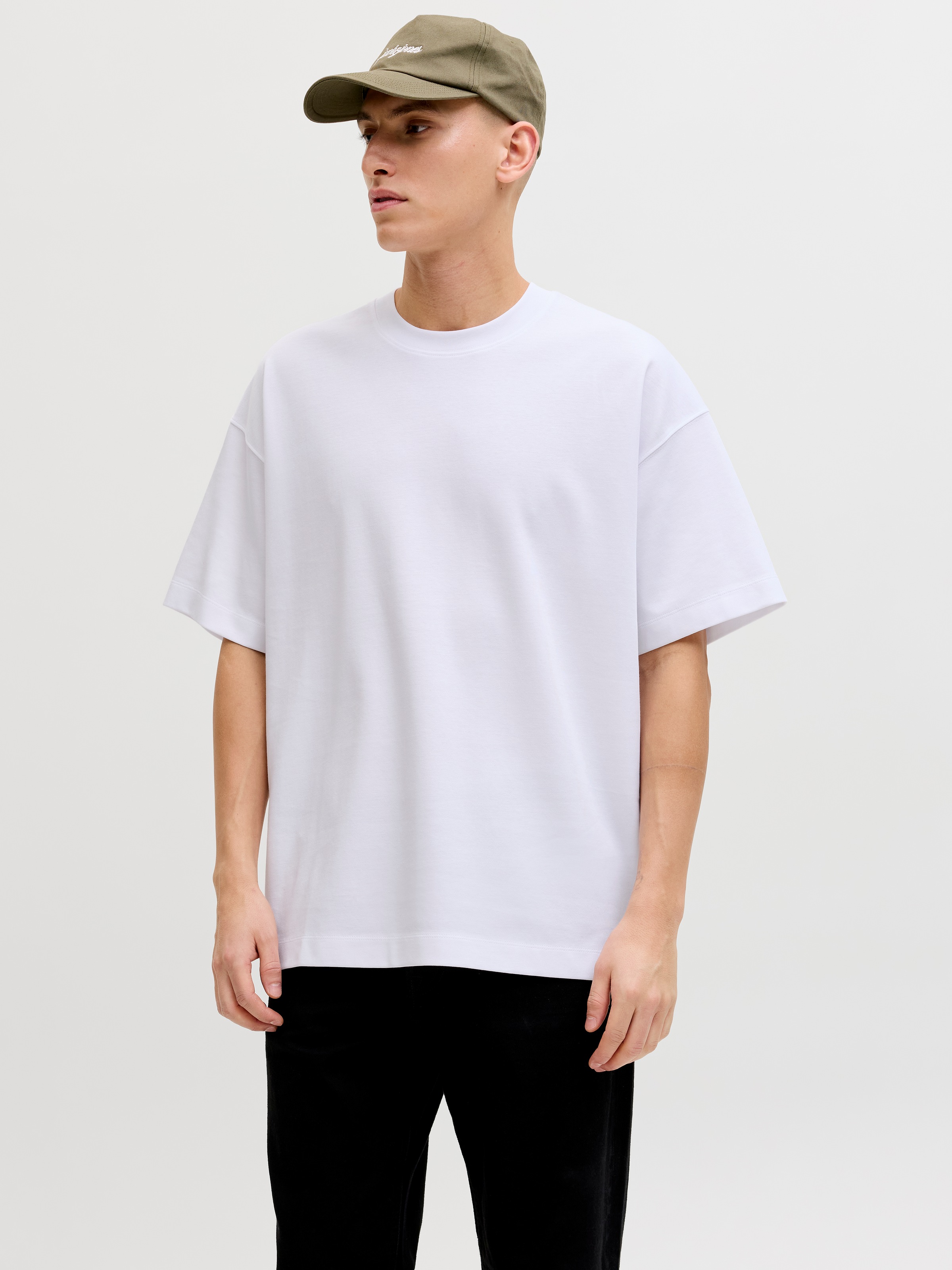 Image of Jack & Jones T-Shirt "JJEBARRON TEE SS O-NECK NOOS" Baumwollmischung, loose fit