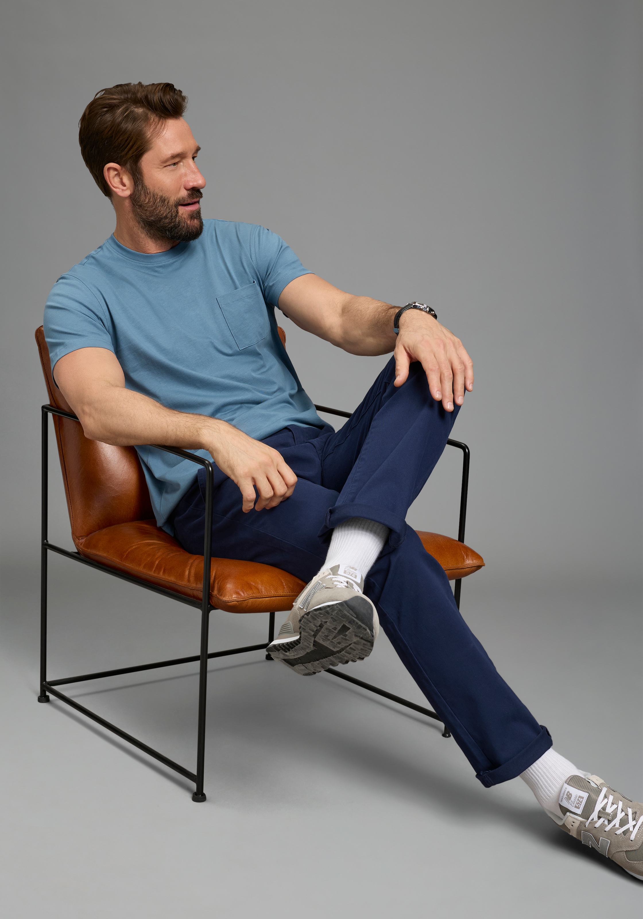 Man's World Rundhalsshirt »Neue Kollektion!« Regular Fit, kurzarm, mit Brusttasche, unifarben