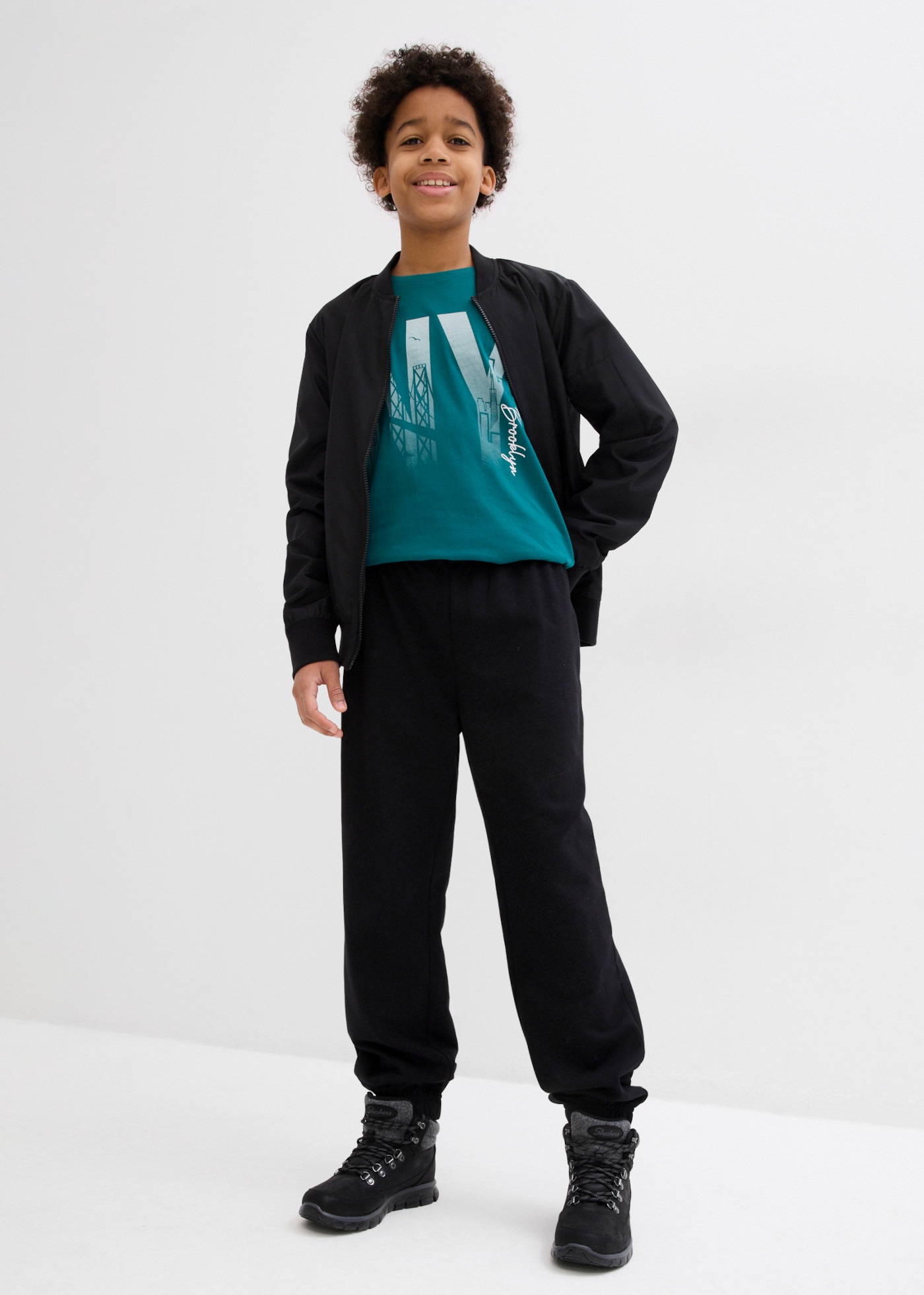 bonprix T-shirt en pur coton, avec grand imprimé frontal, design à manches courtes