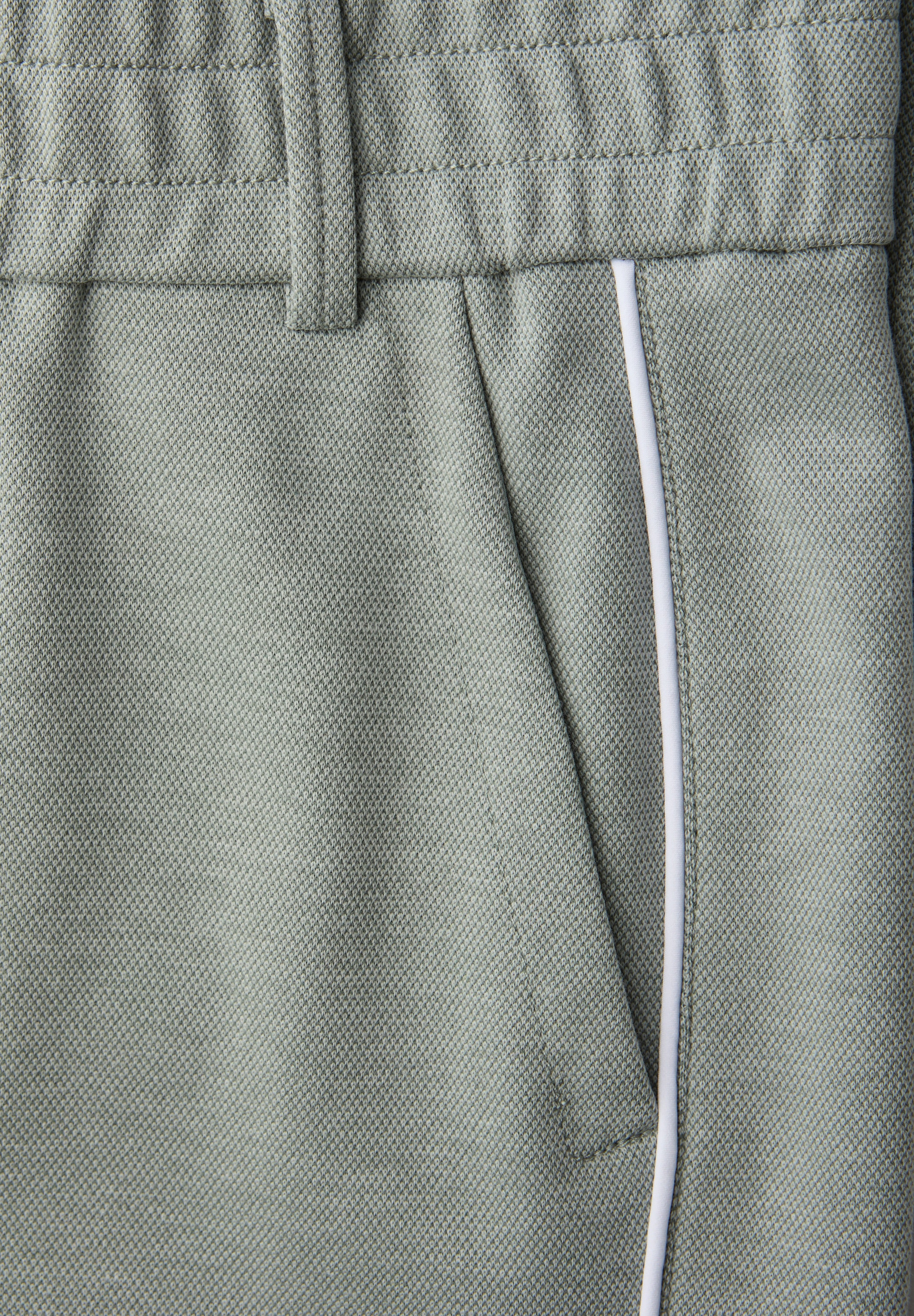 STREET ONE Stoffhose »Style Bonny«  mit sportiven Tape Details