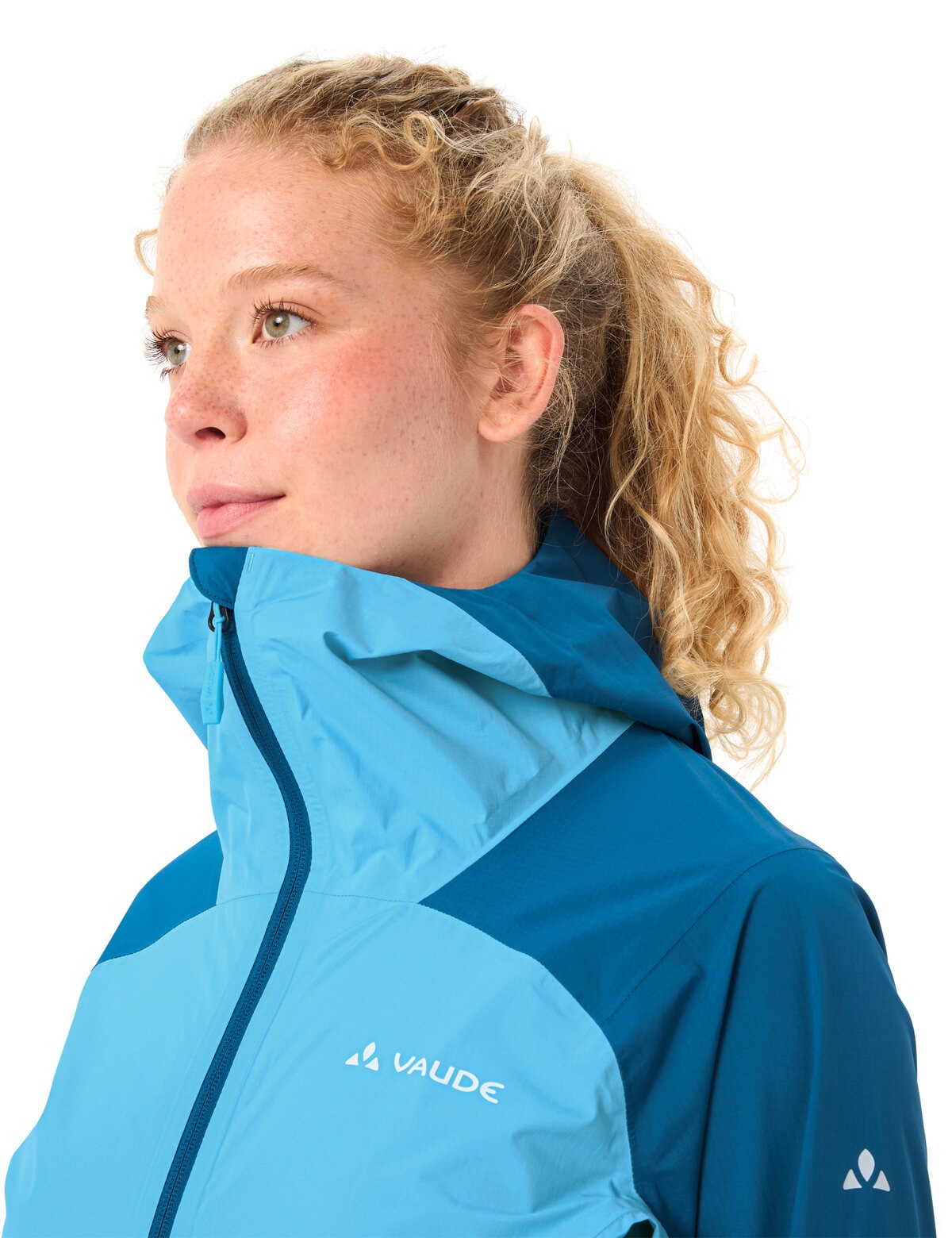 VAUDE Regenjacke »WOMEN'S SIMONY 2,5L JACKET V« mit Kapuze für Wandern und Trekking, atmungsaktiv, wasserdicht, mit Kapuze