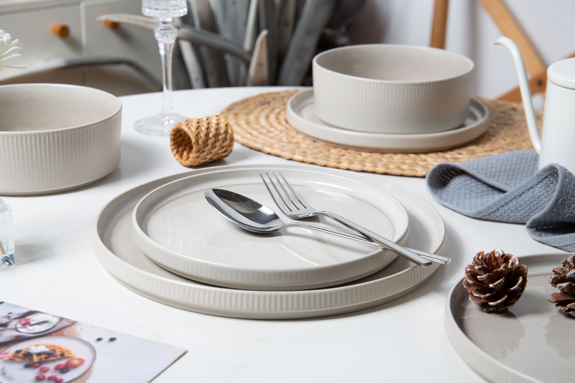 GOODproduct Set de vaisselle »Ylvii, aussen matt, innen reaktiv glasiert« Riffeloptik, spülmaschinenfest und mikrowellengeeignet