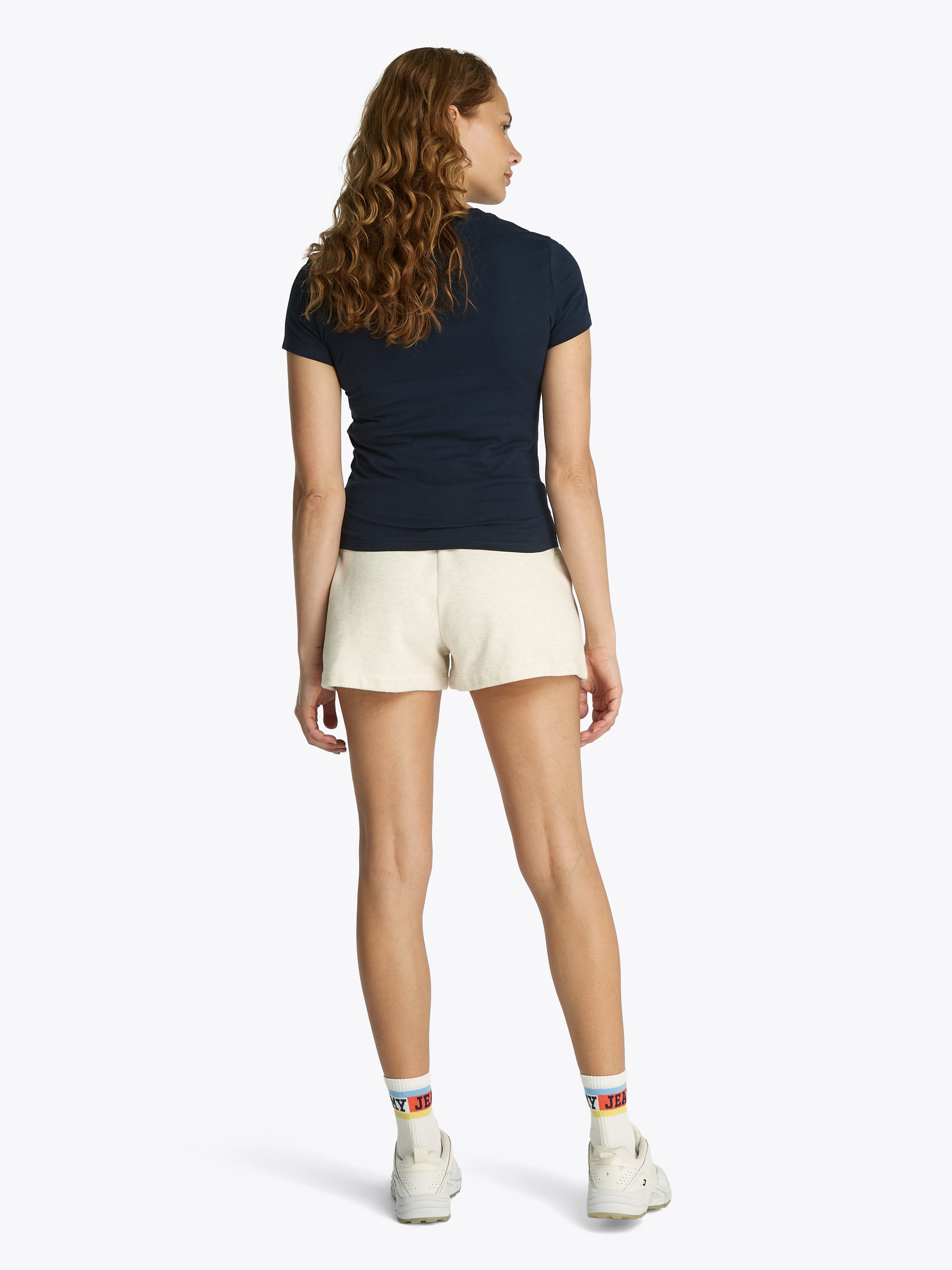 Tommy Jeans Curve T-Shirt »TJW SLIM TONAL LINEAR TEE EXT«, in Grossen Grössen, Logodruck, Figurbetont
