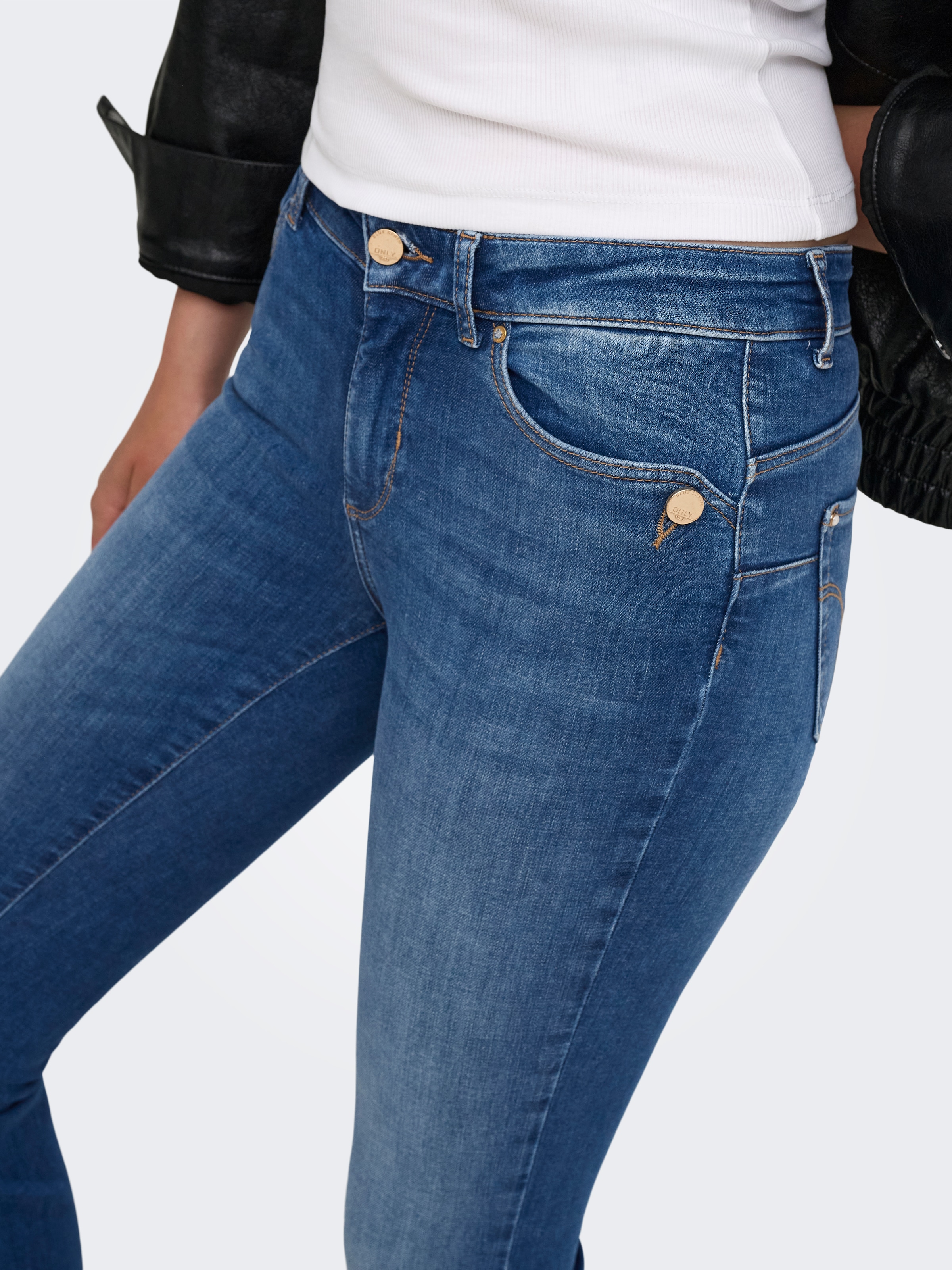 ONLY Jeans bootcut »ONLBLUSH MID BUT FLARED DNM REA763« mélange de coton, coupe bootcut