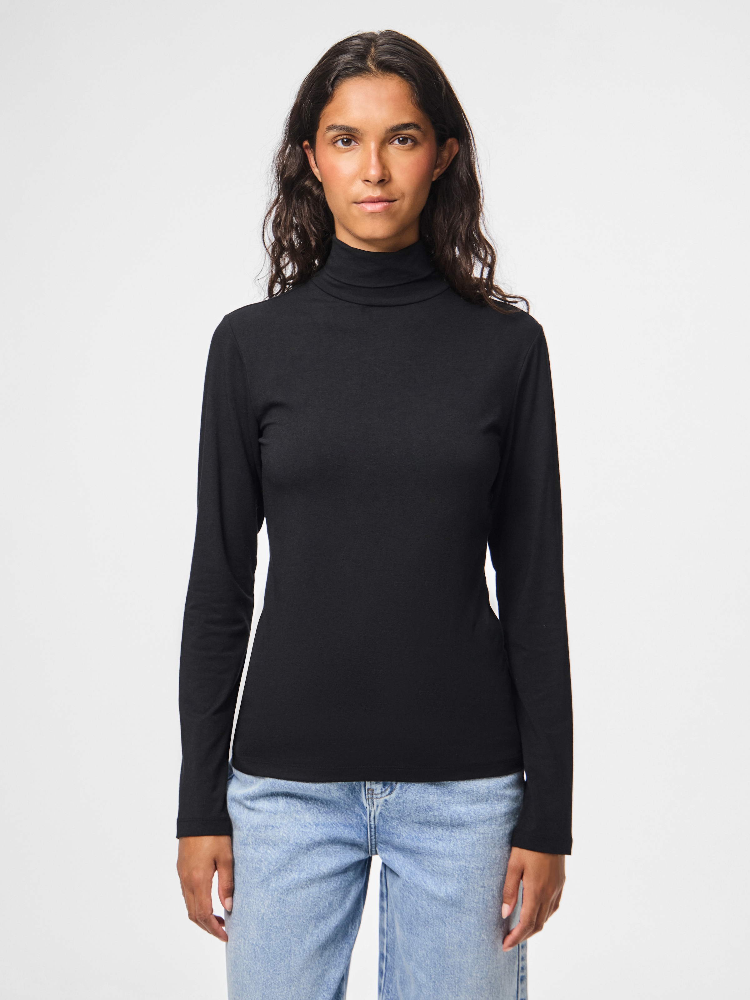Image of pieces Rollkragenshirt "PCSIRENE LS ROLLNECK TOP JRS NOOS"