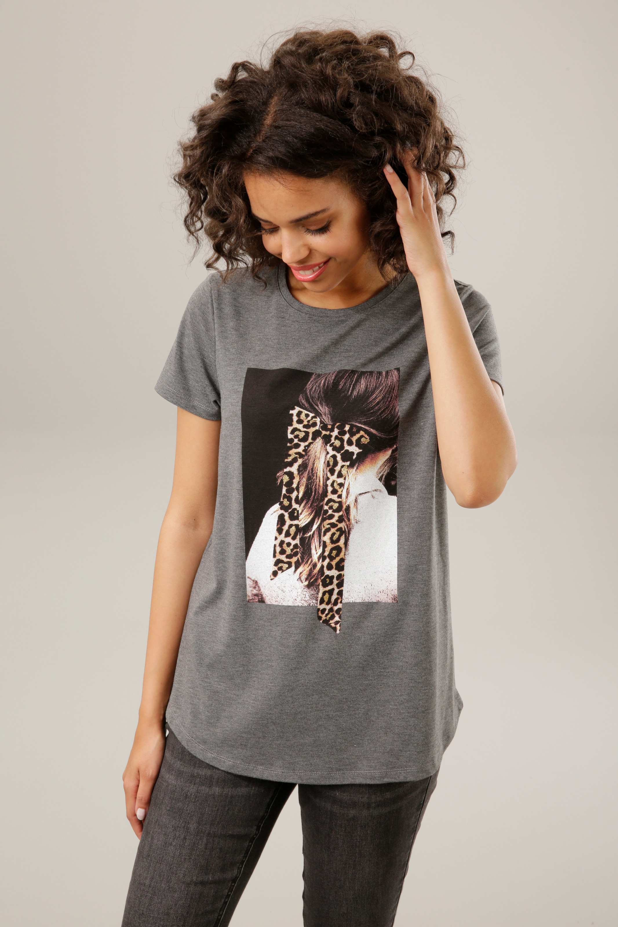 ♕ Aniston CASUAL T-Shirt, mit Glitzer verziertem Frontdruck  versandkostenfrei bestellen | T-Shirts