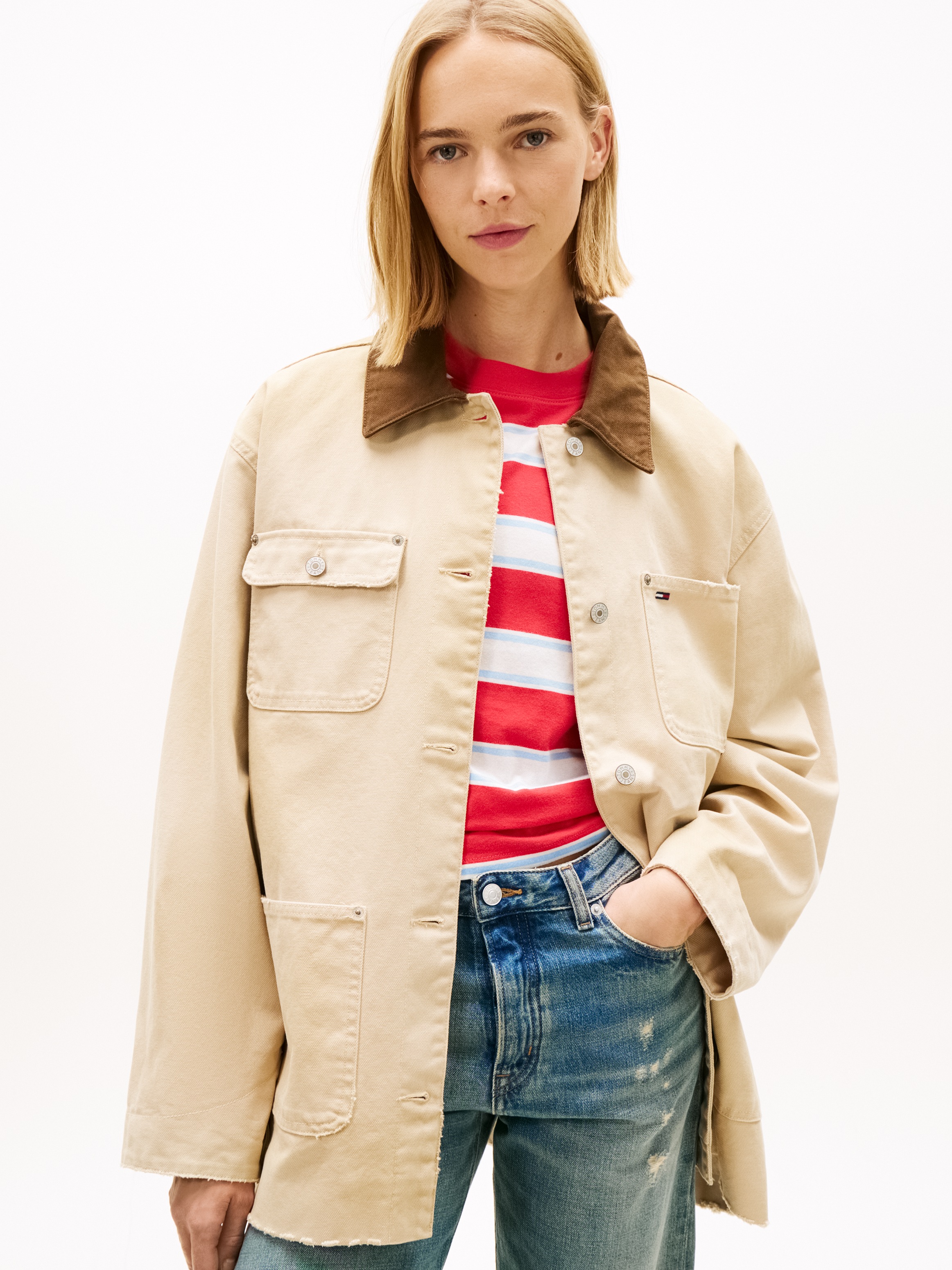 Image of Tommy Jeans Langjacke "TJW OVS DISTRESSED CHORE JACKET" mit farblich abgesetztem Umlegekragen, Oversized Fit