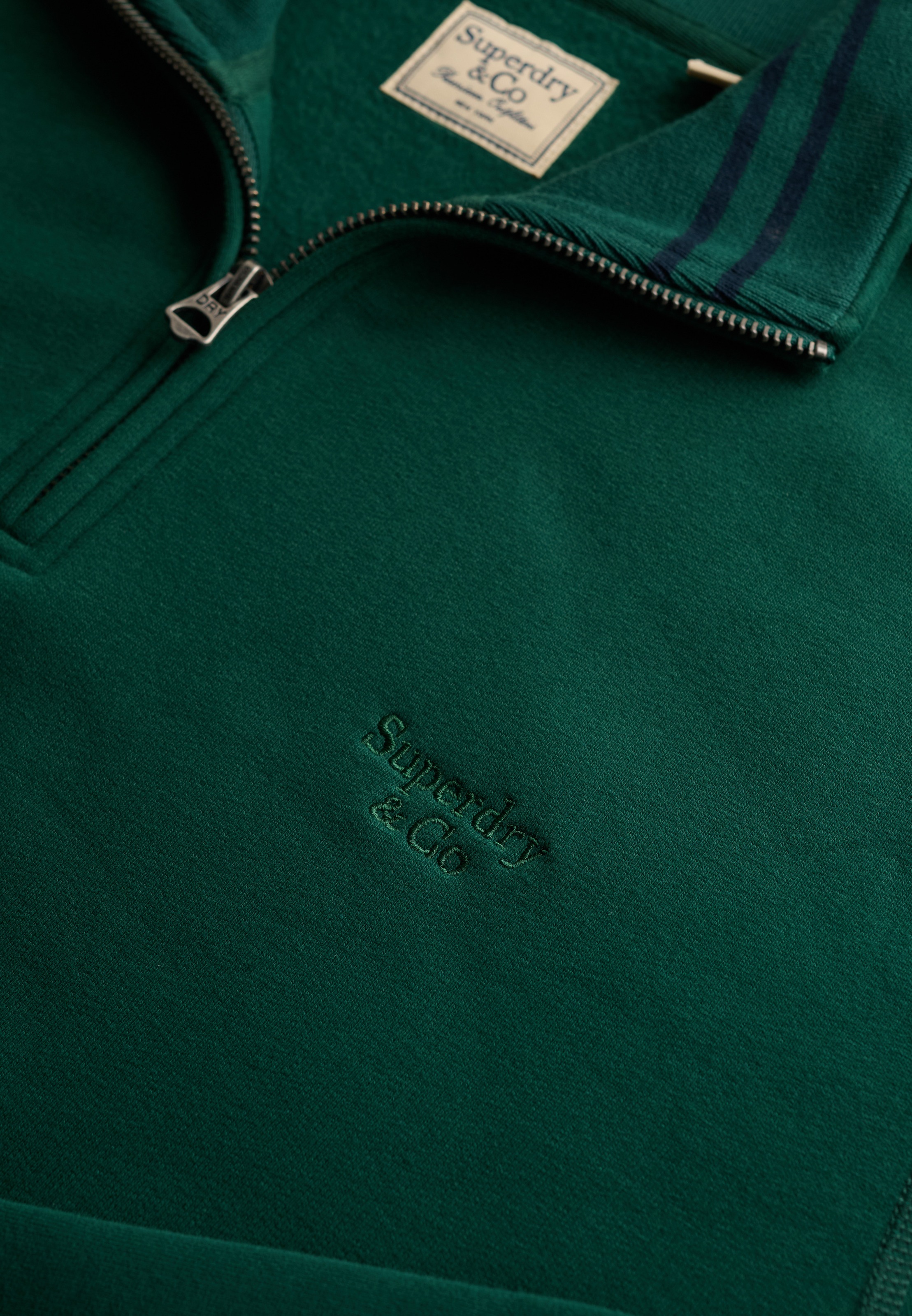 Superdry Sweat-shirt »ESSENTIAL SERIF LOGO HALF ZIP«, mélange de coton
