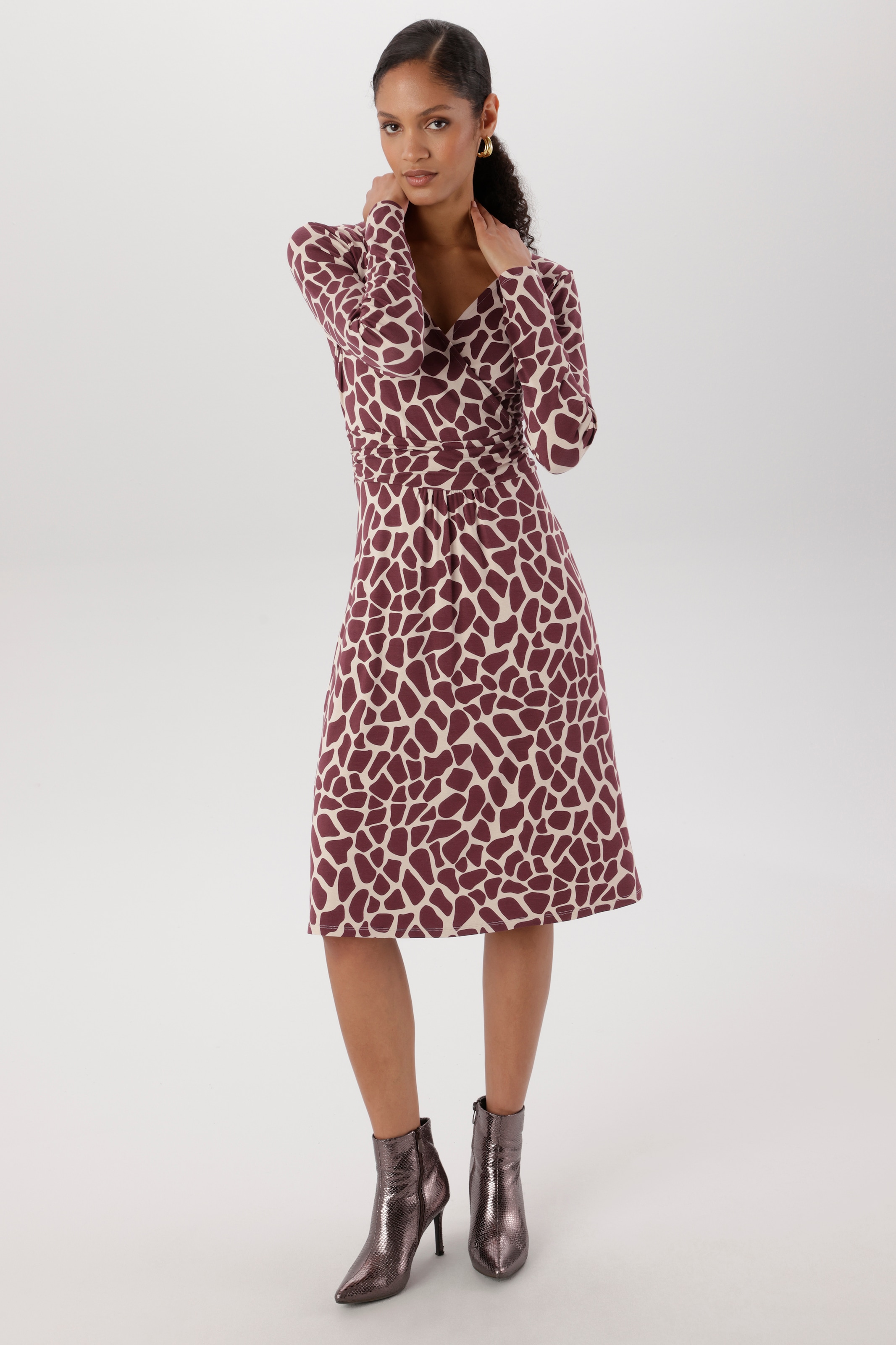 Aniston SELECTED Robe en jersey avec imprimé animalier coloré