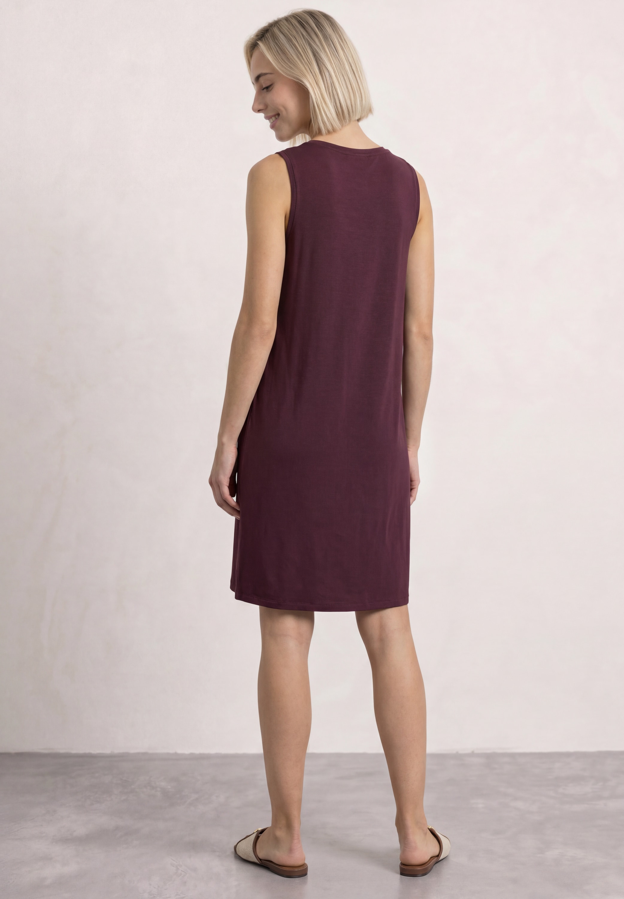 Image of STREET ONE Jerseykleid Ohne Taschen Ärmelloses Sommerkleid mit Rundhals und Knopfdetail
