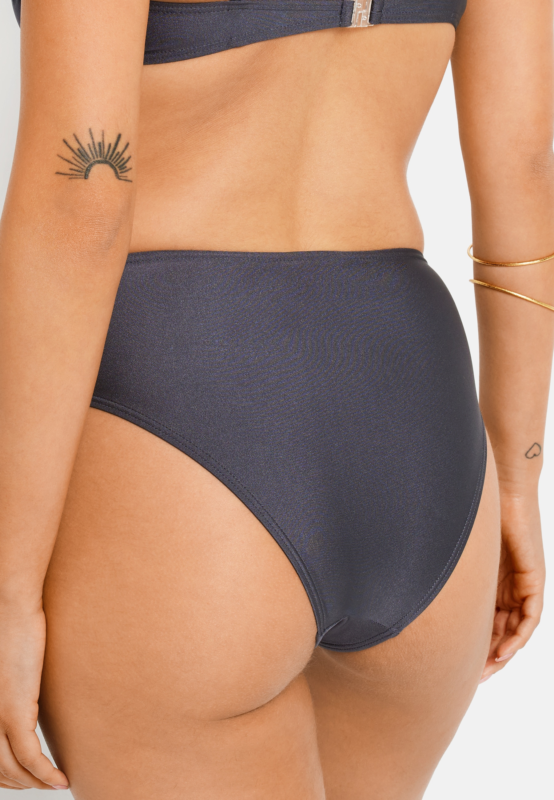 LSCN by LASCANA Bikini-Hose »Nele« mit glänzender Beschichtung