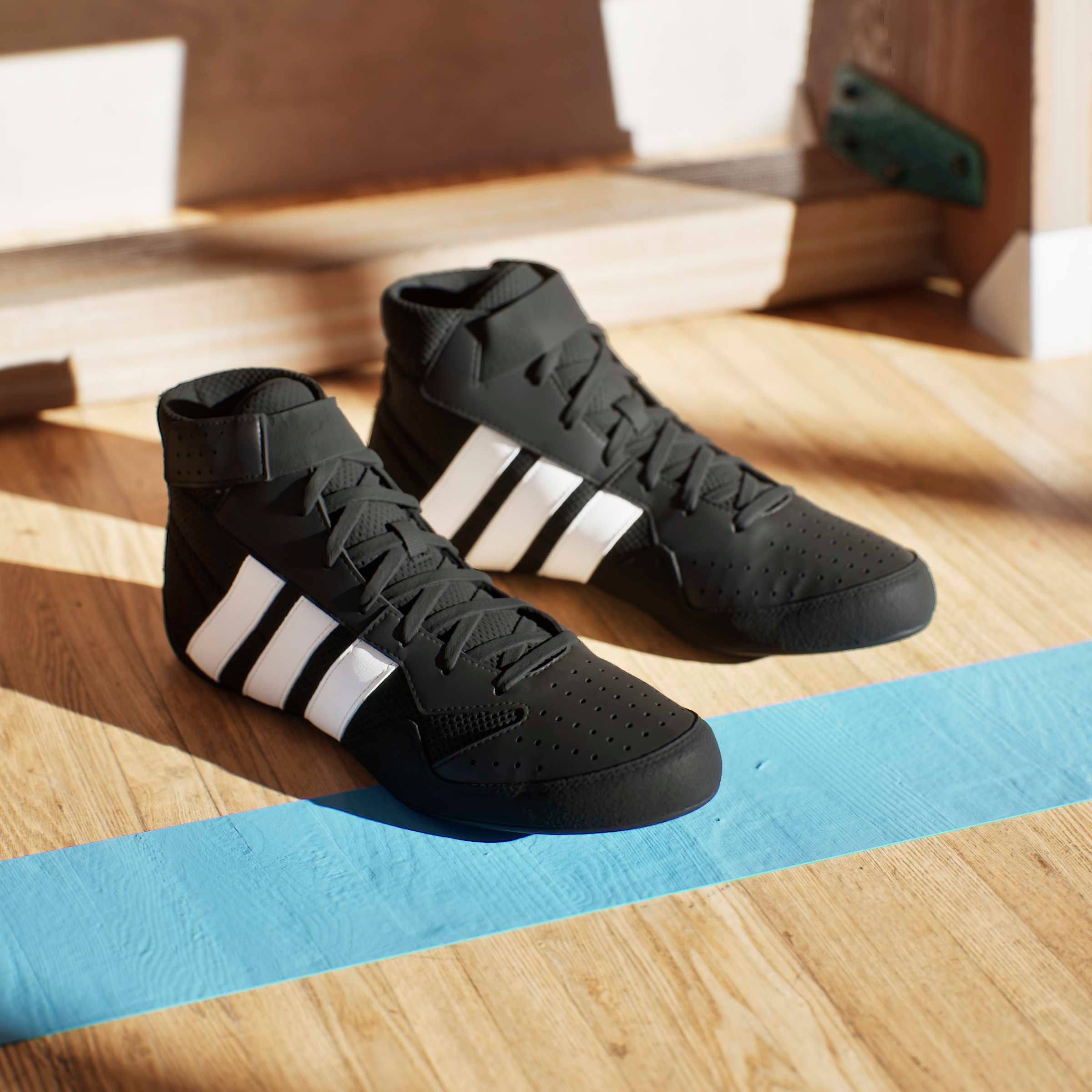 adidas Performance Chaussure d'entraînement »HVC PLUS«  Chaussure à empiècements contrastés