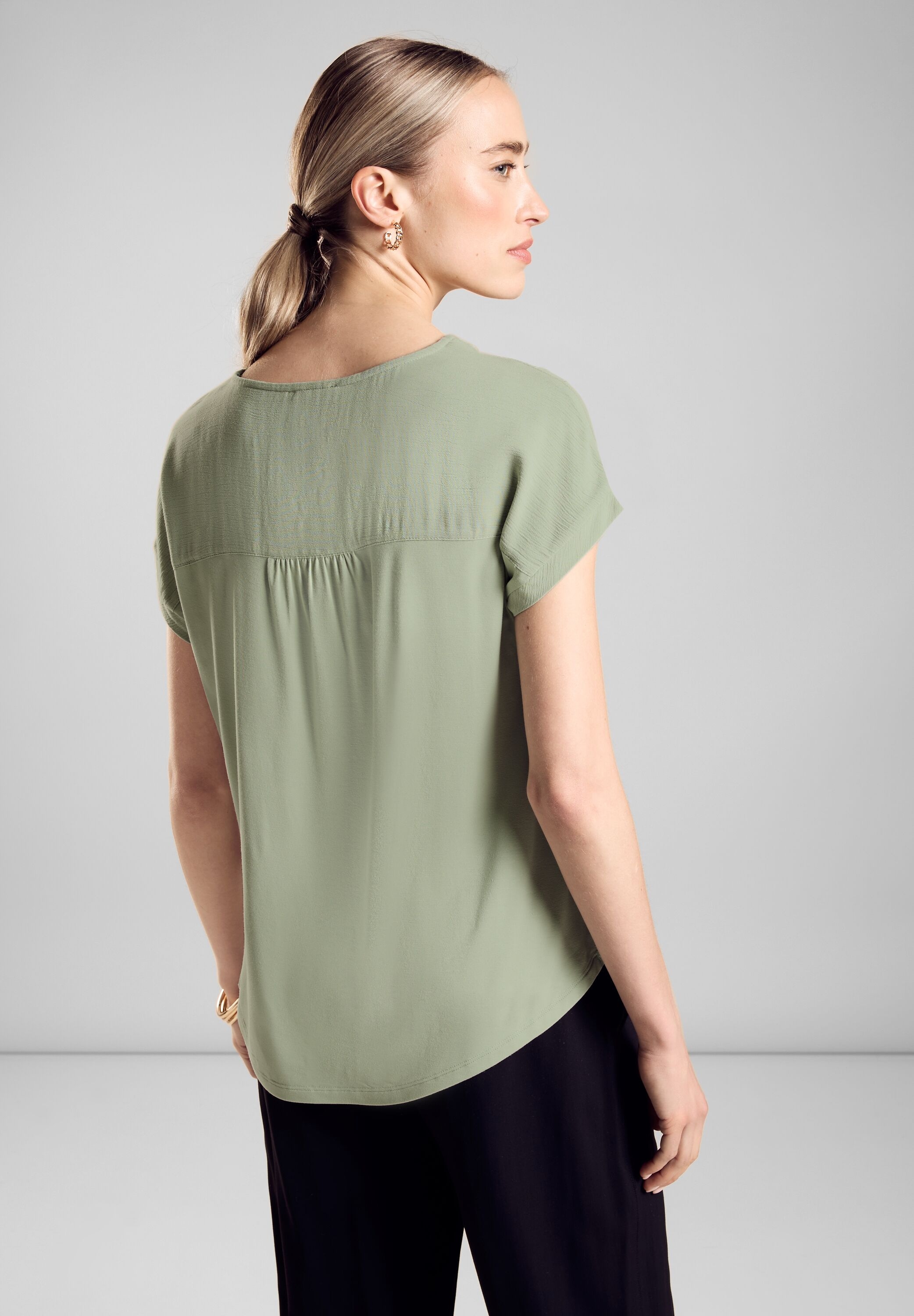 STREET ONE Shirttop, mit softe Crinkle Viskose Front