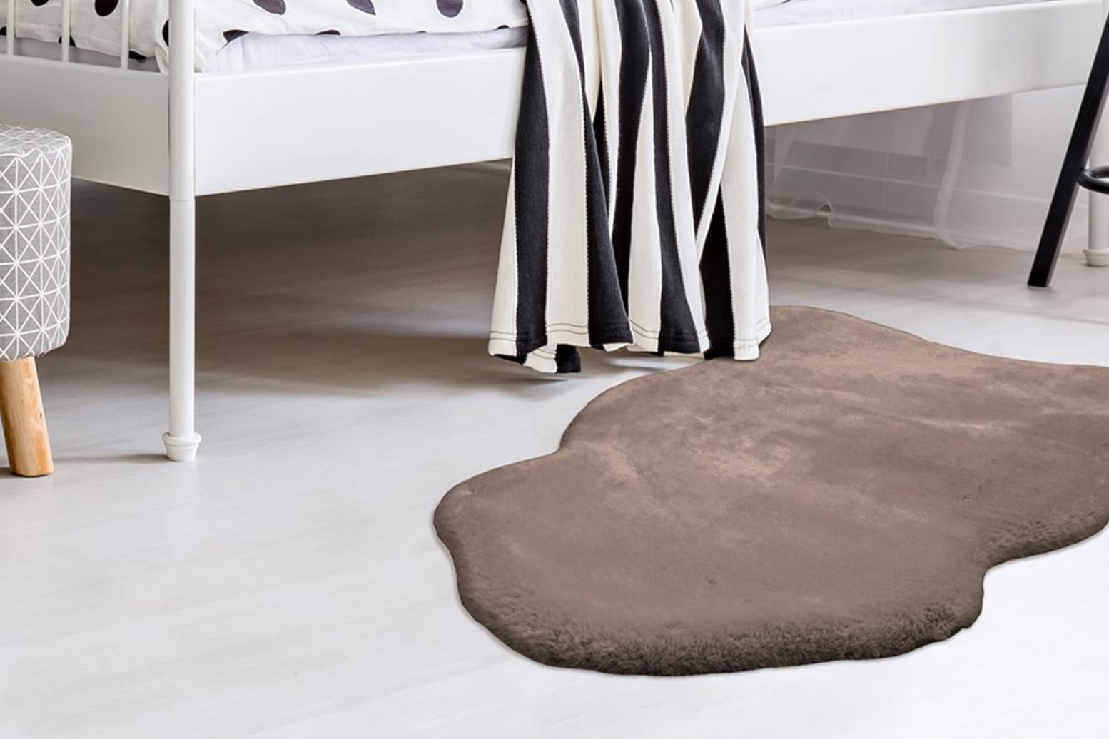Image of Padiro Fellteppich "Rabbit Light Sheepskin 825" fellförmig 23 mm Höhe weiches Fellteppich-Imitat, Schlafzimmer, Kinderzimmer