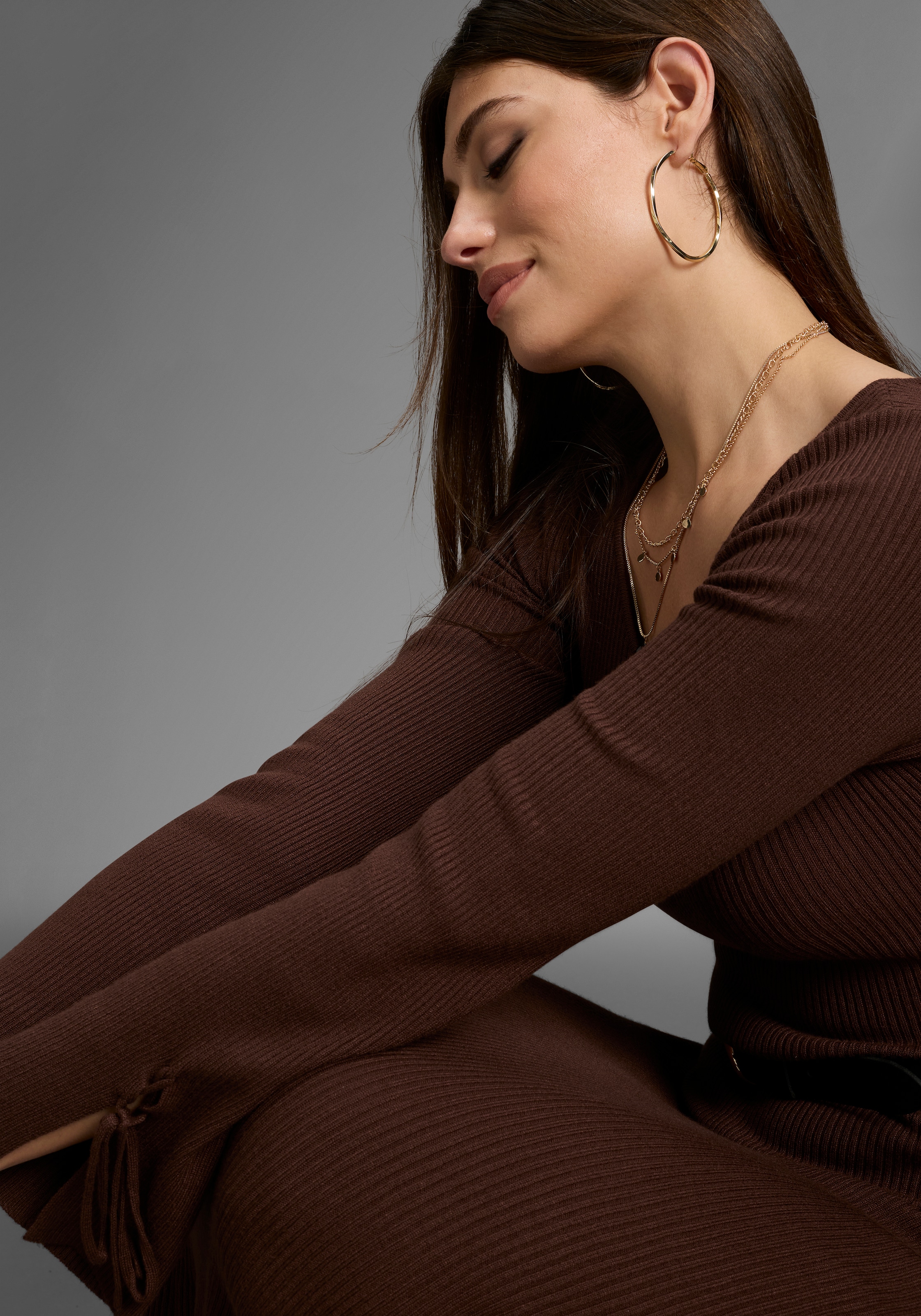Bruno Banani Strickkleid, mit besonderem Ärmeldetail