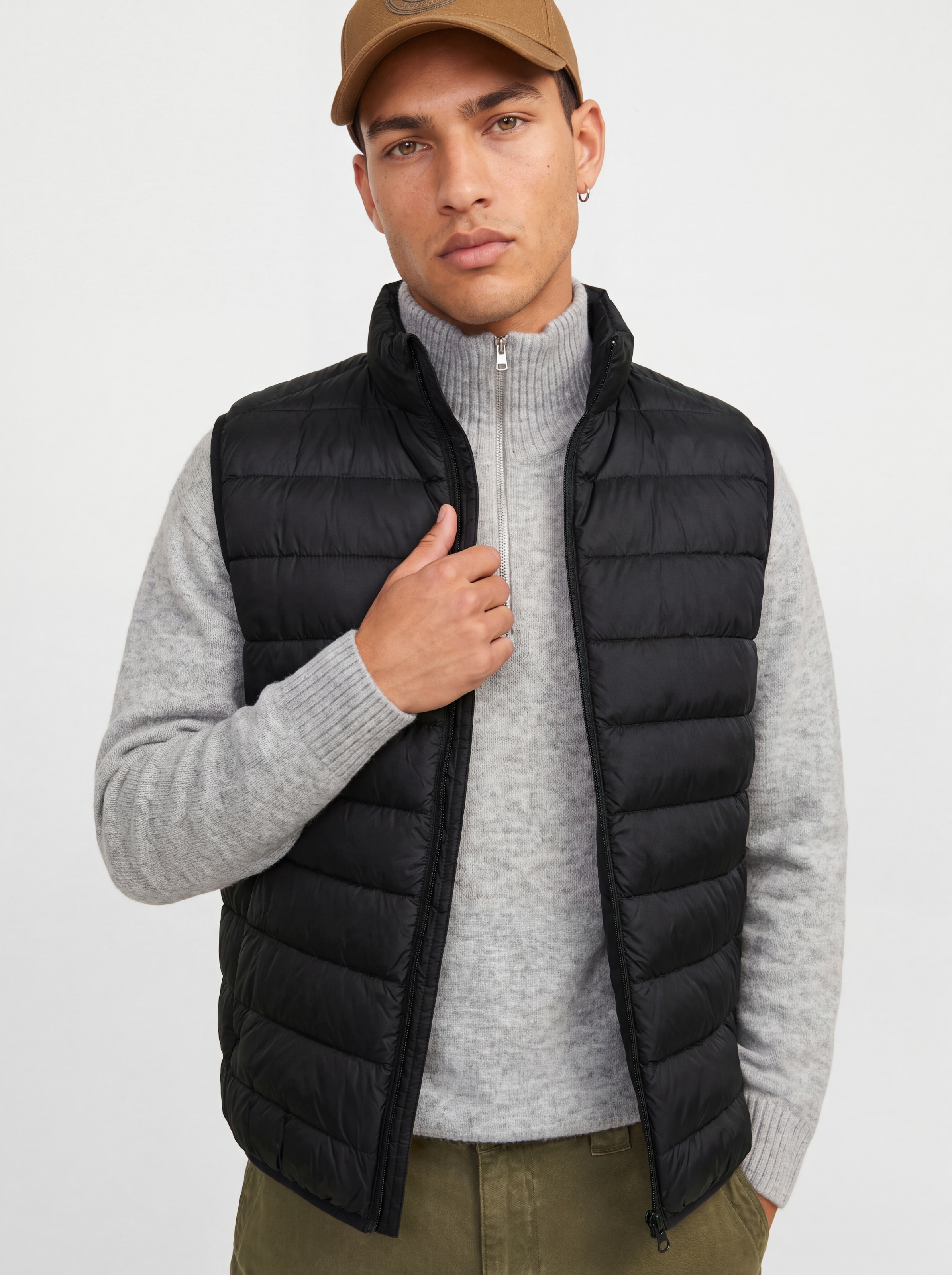 Jack & Jones Gilet matelassé »JJEBERG LIGHT DOWN BODYWARMER NOOS« fibre synthétique, coupe régulière