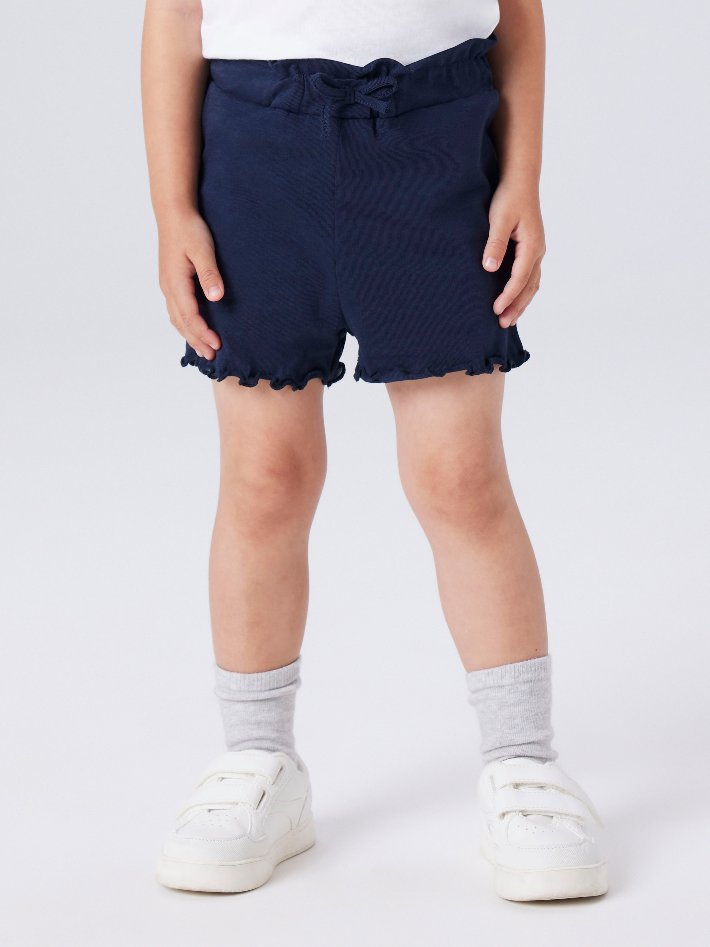Image of Name It Shorts "NMFVIVIA SHORTS NOOS" aus Baumwolle, elastischer Bund, mit gewelltem Saum, pflegeleicht