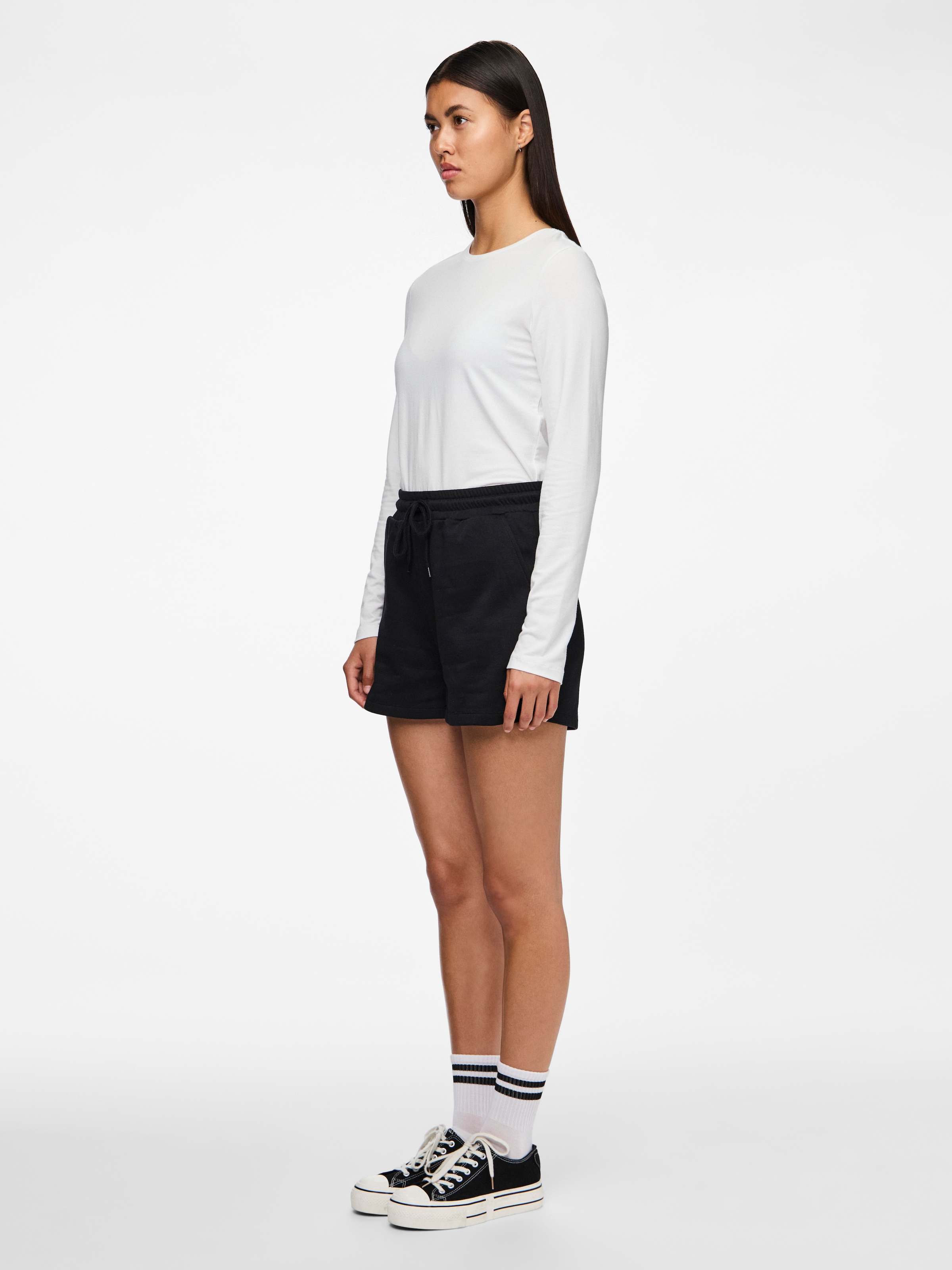 pieces Sweatshorts »PCCHILLI SUMMER HW SHORTS UB NOOS BC«  avec poches passepoilées
