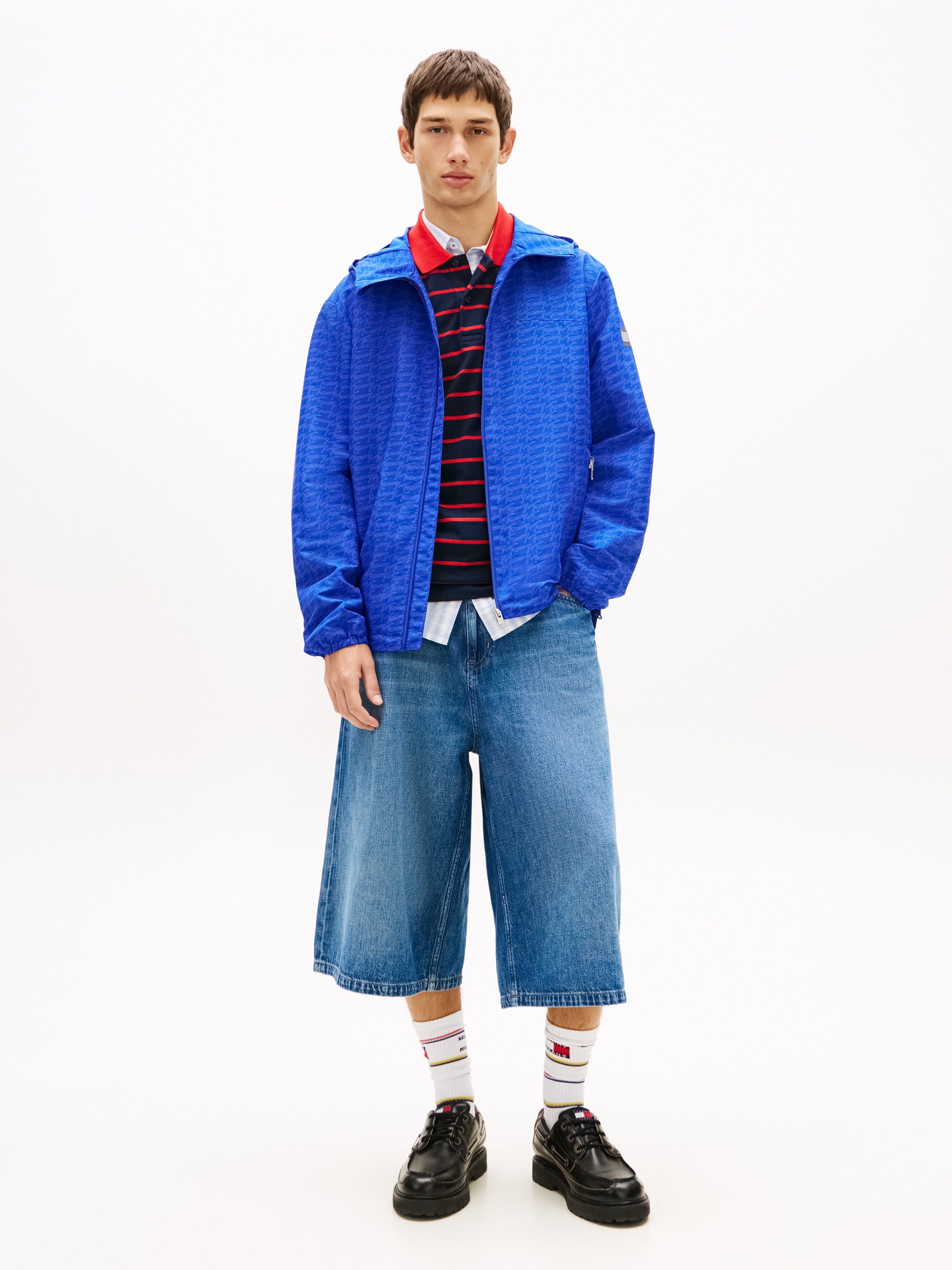Tommy Jeans Coupe-vent »TJM AOP PACKABLE« avec capuche déperlant, coupe-vent, pliable
