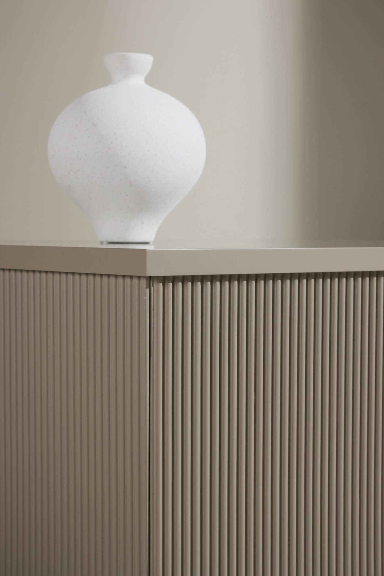 Venture Home Beistelltisch »Lenox, rechteckiger Beistelltisch in einladendem Beige, 80 × 60 cm« Ablagetisch, MDF, rechteckig, geräumig, schlicht, dezent