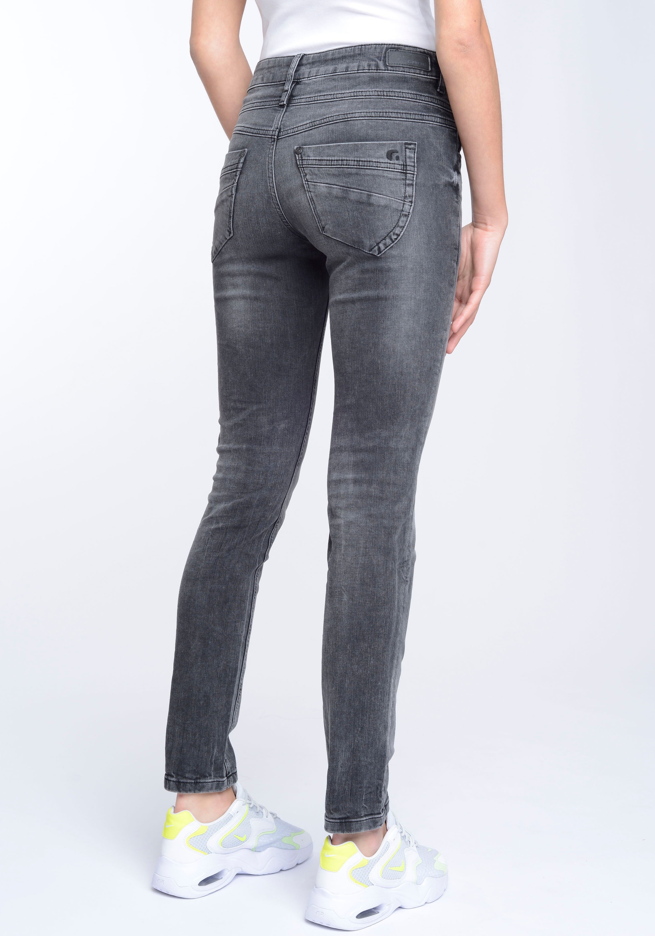 GANG Skinny-fit-Jeans »94MORA«, mit 3-Knopf-Verschluss und Passe vorne