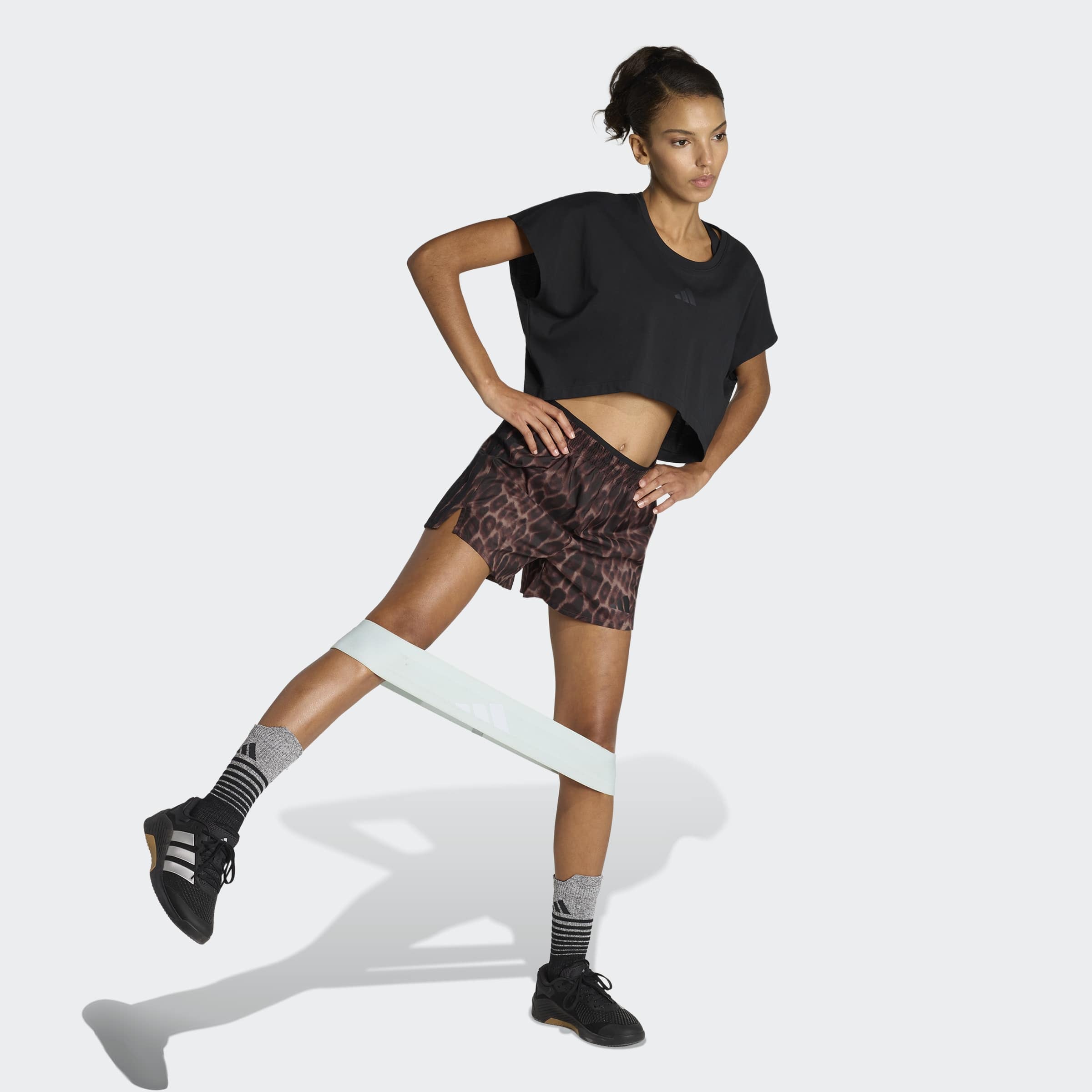 adidas Performance Short »WORKOUT ESSENTIALS LEOPARD GEWEBTE«