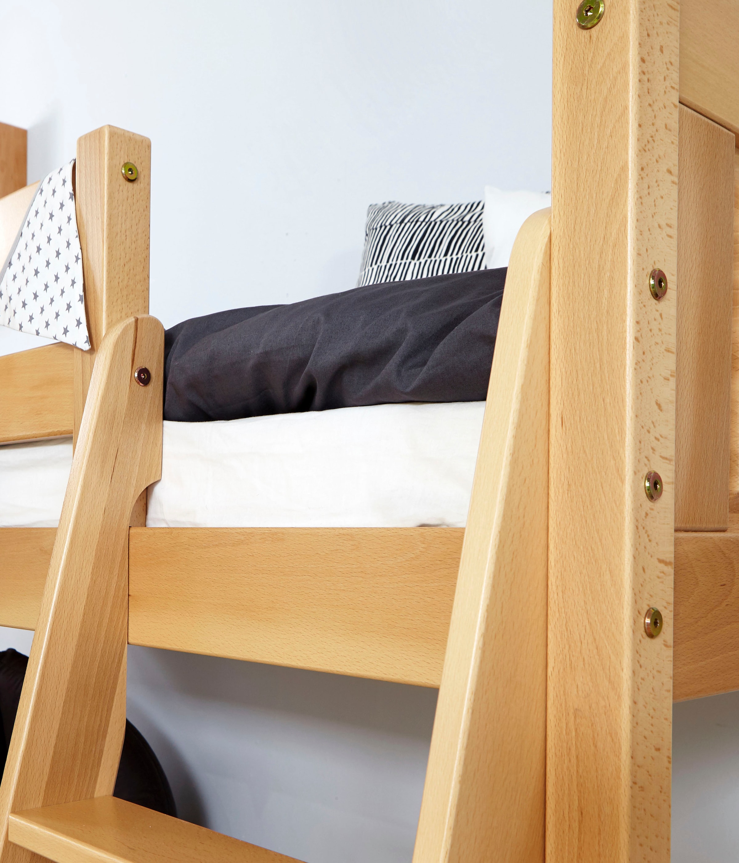Ticaa Hochbett »Ekki«, mit Rollrost wahlweise mit Matratze, Buche