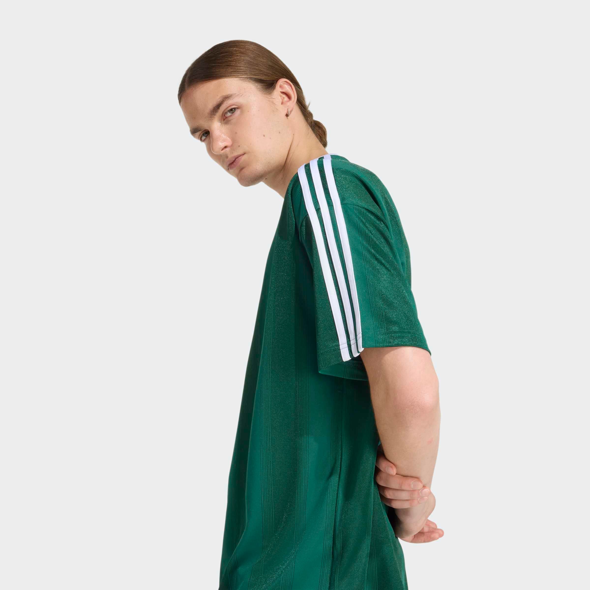adidas Originals T-Shirt »ADIDAS ADICOLOR JACQUARD TRIKOT« lockere Passform, Rundhalsausschnitt, mit klassischem Trefoil Logo