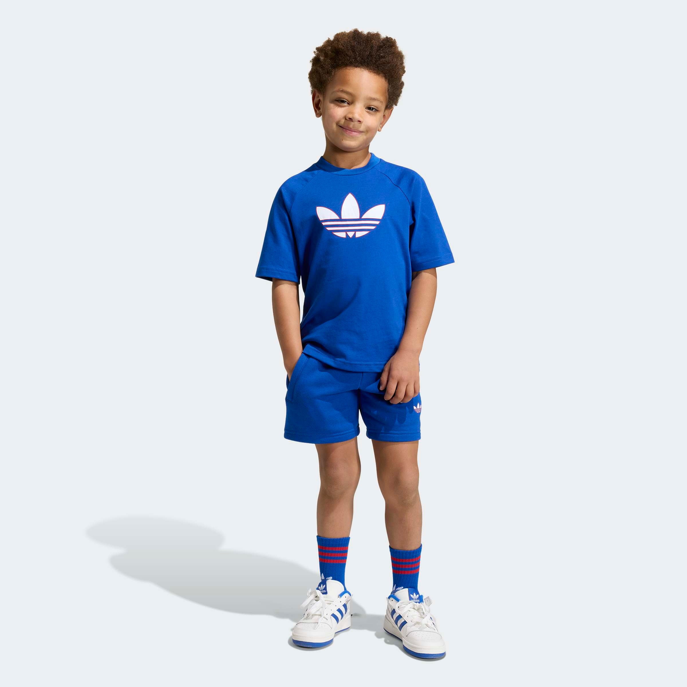 adidas Originals Trainingsanzug »LOCKERES KURZES -SET MIT TREFOIL« 2 tlg.