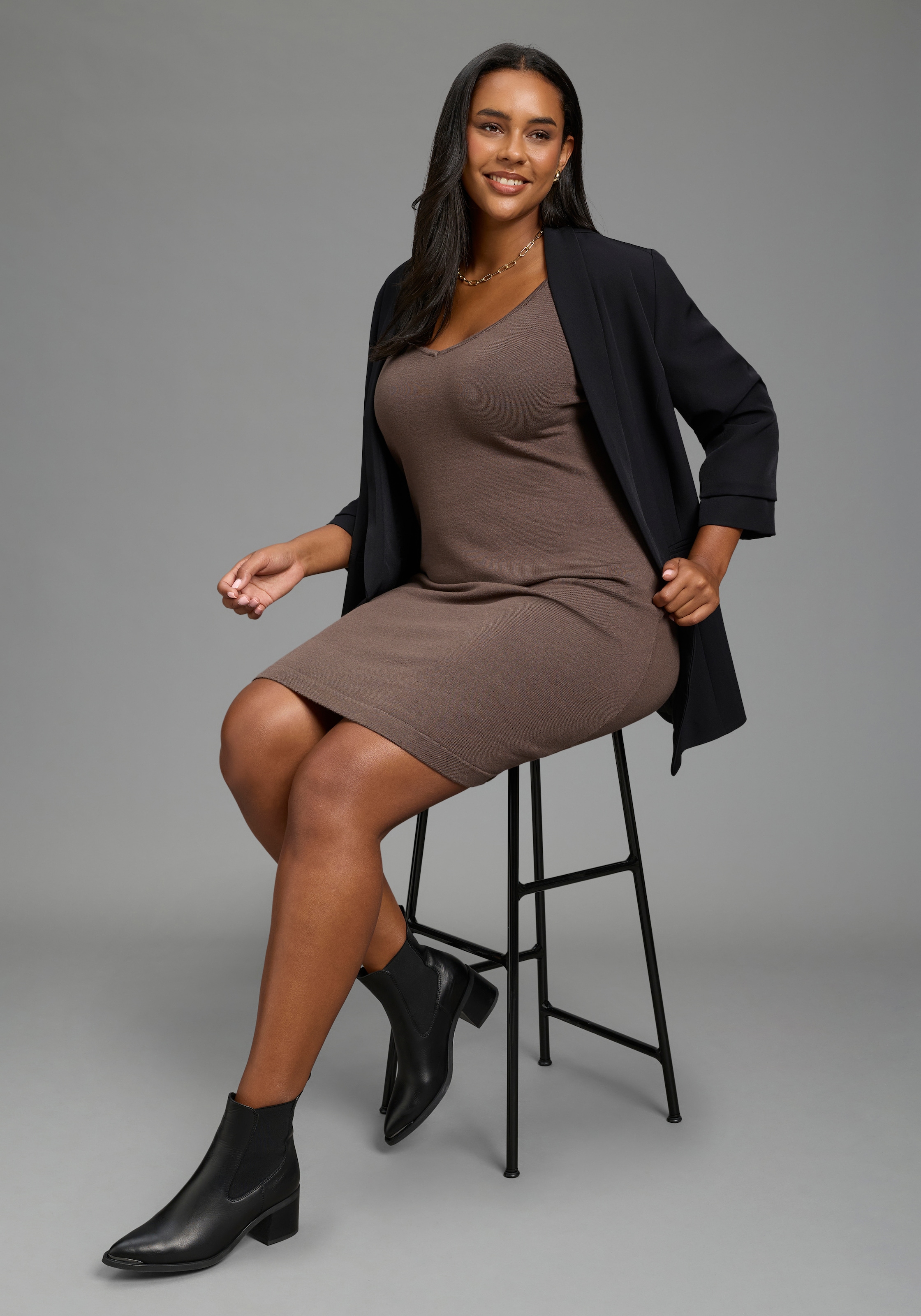 Laura Scott CURVE Robe en tricot »Grosse Grössen« avec décolleté en V profond en mélange de viscose douillet