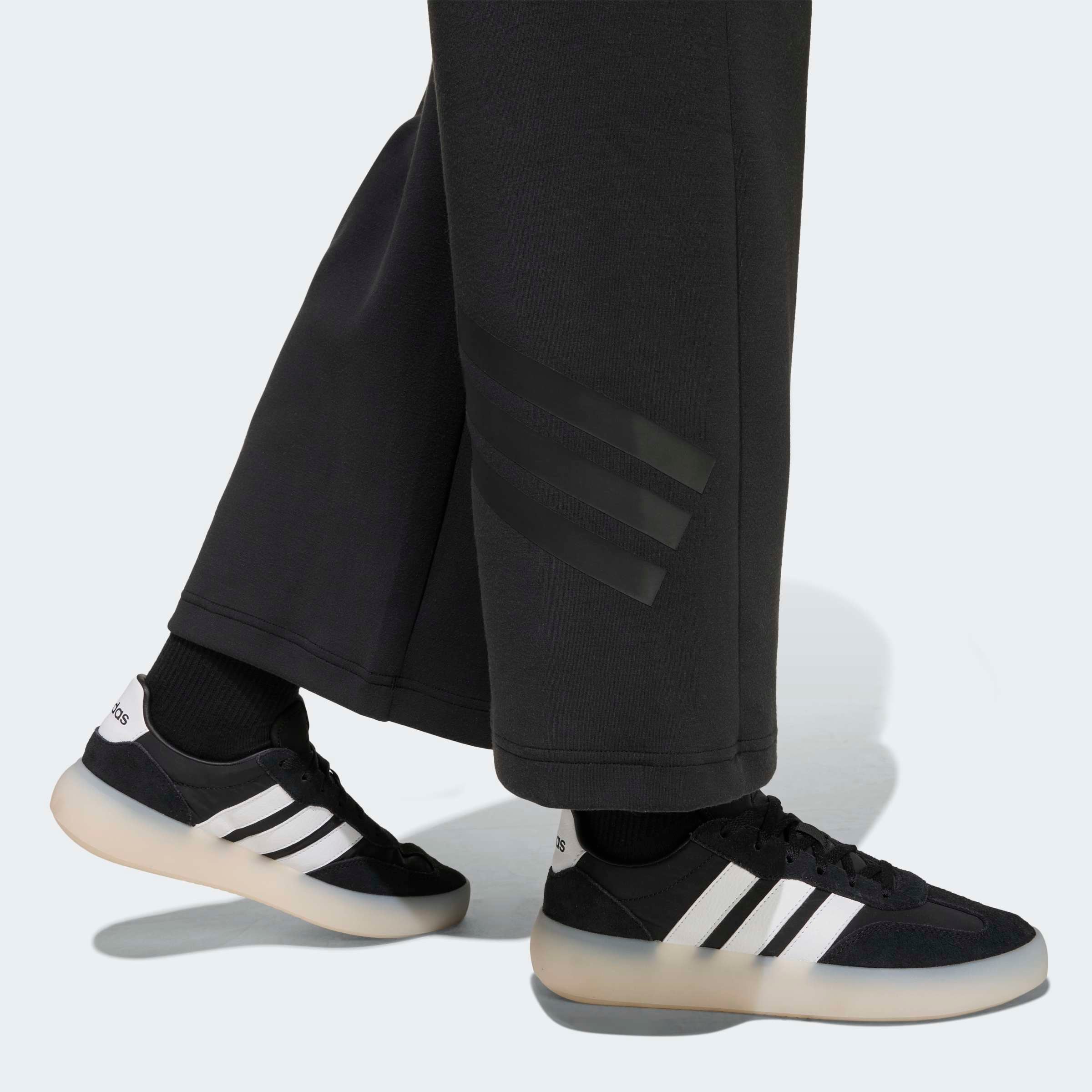 adidas Sportswear Sporthose »FUTURE ICONS 3-STREIFEN MIT WEITEM BEIN«