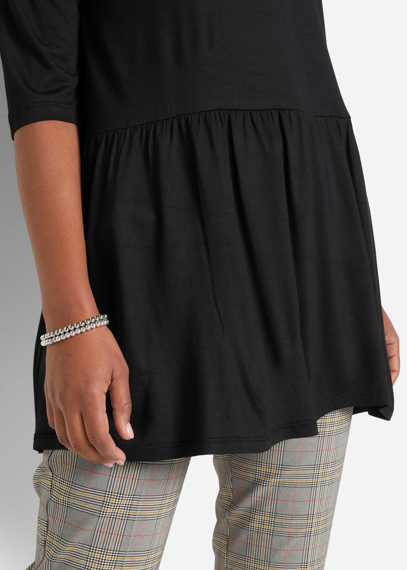 bonprix T-shirt long bequeme A-Linien-Passform mit angesetztem Volant, 3/4-Ärmel,